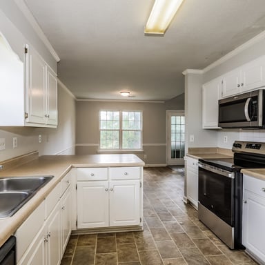 Property photo 2 of 1734 Harrogate Dr