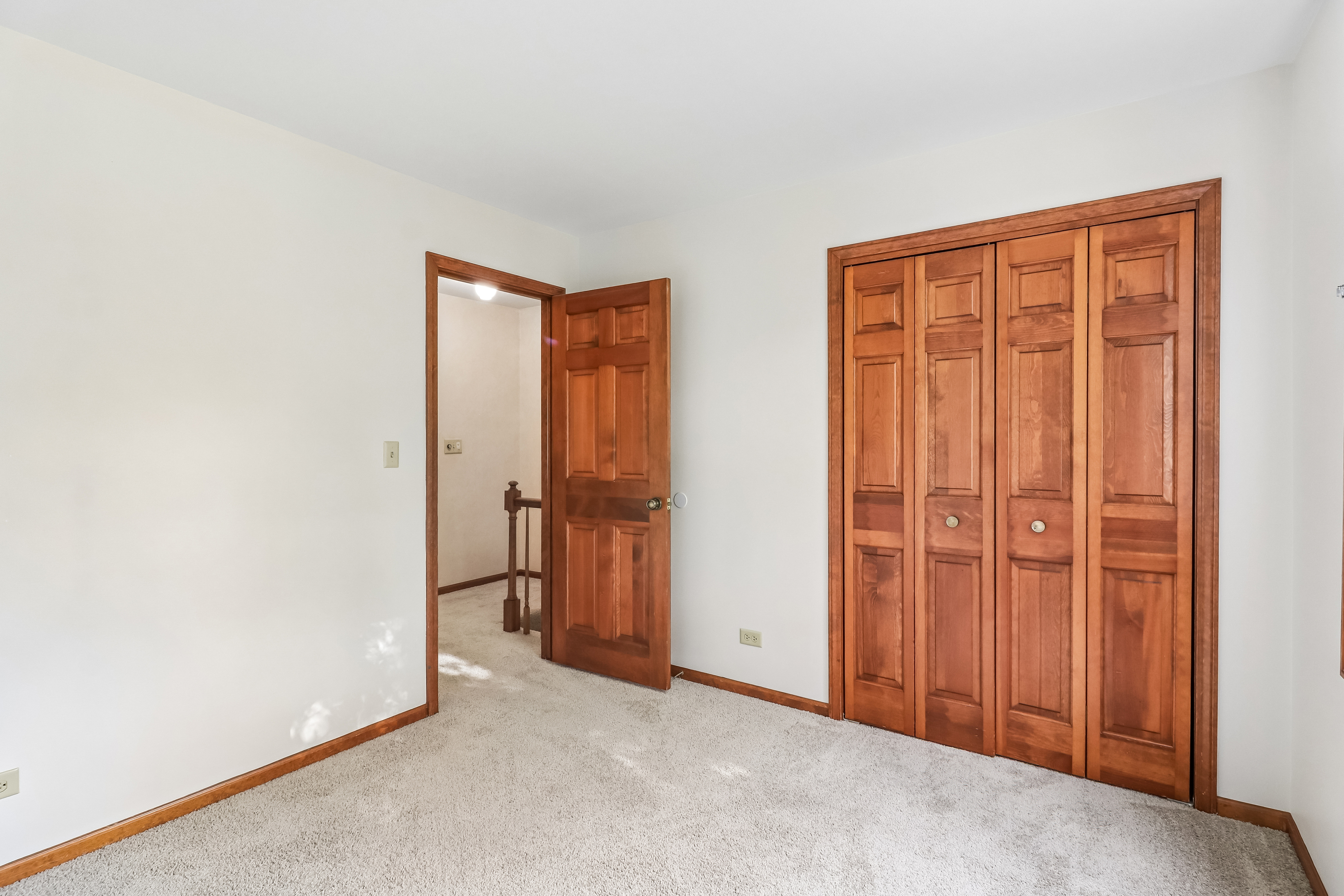 Photo 24 of 41 of 733 Buttonwood Cir, Naperville, IL