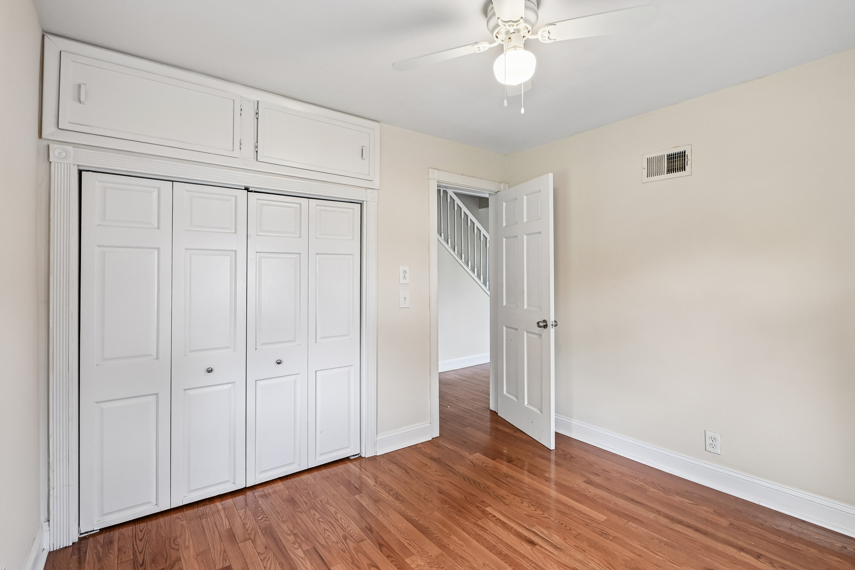 Photo 51 of 72 of 4811 Roslyn Rd, Downers Grove, IL