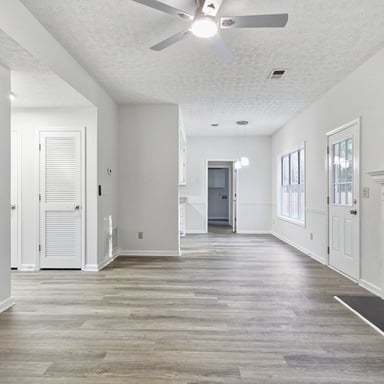 Property photo 3 of 6833 Sarah Jane Ln