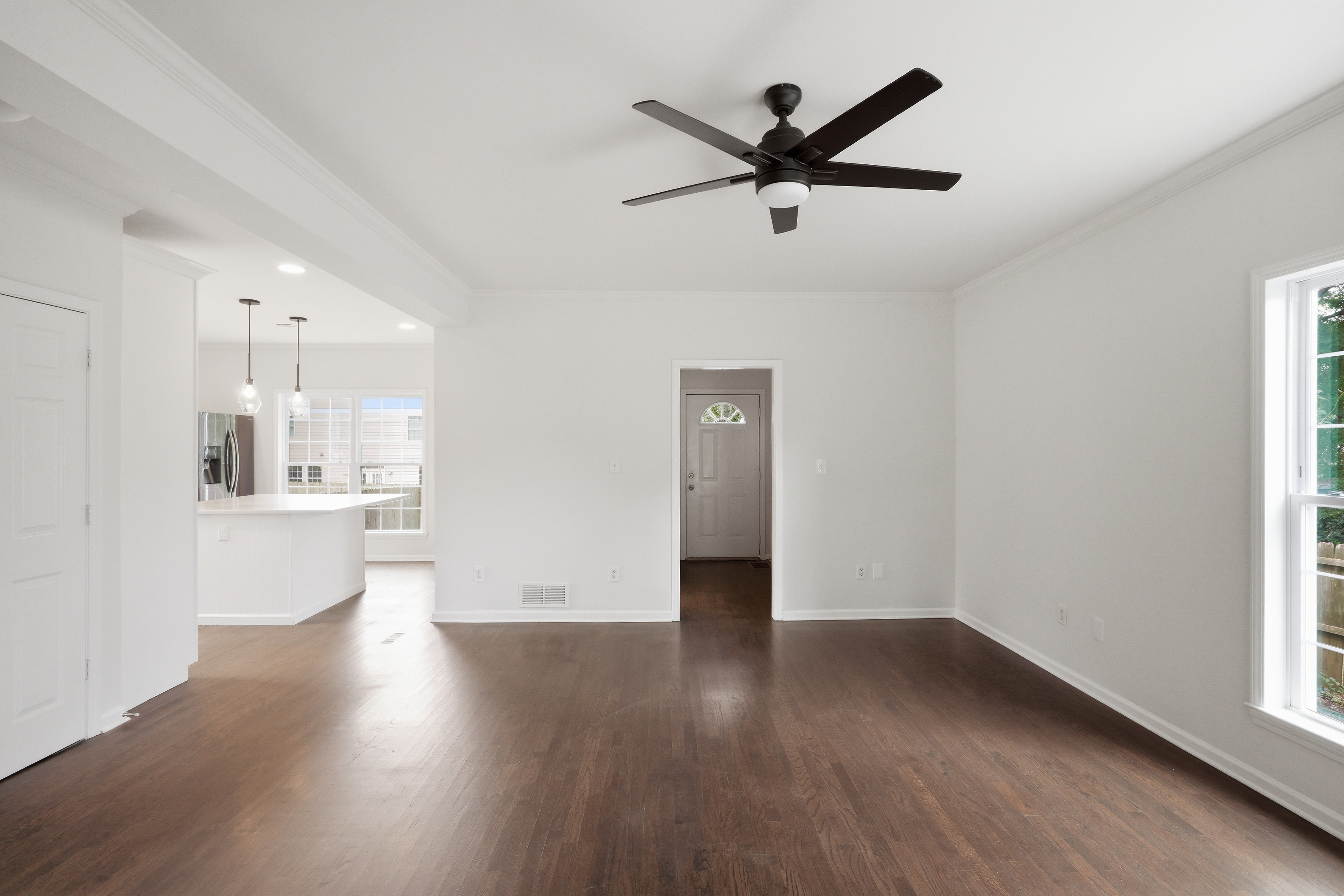 Photo 4 of 29 of 1575 Liberty Ave SE, Atlanta, GA