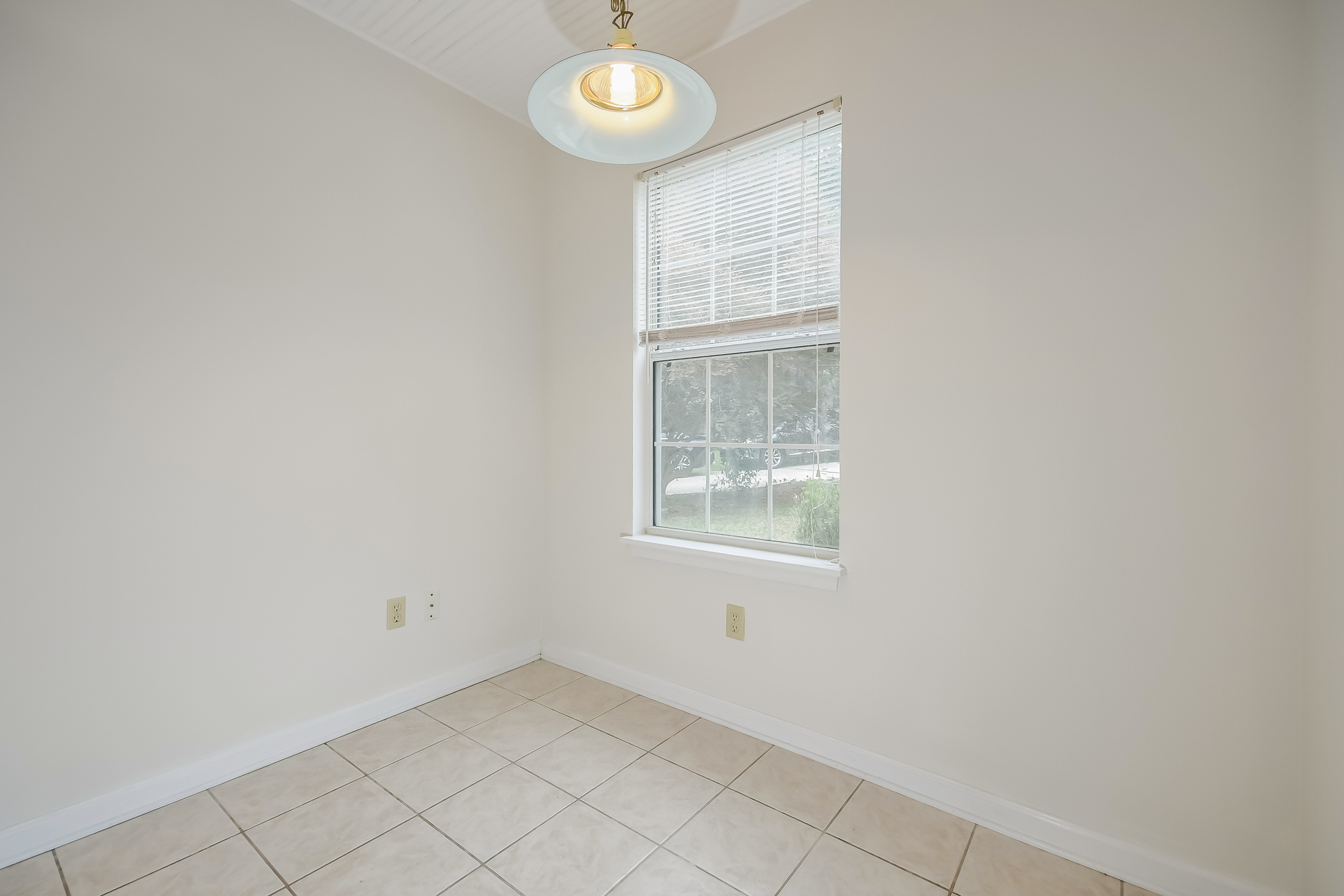Photo 9 of 22 of 2054 Willowdale Ct, Mount Pleasant, SC