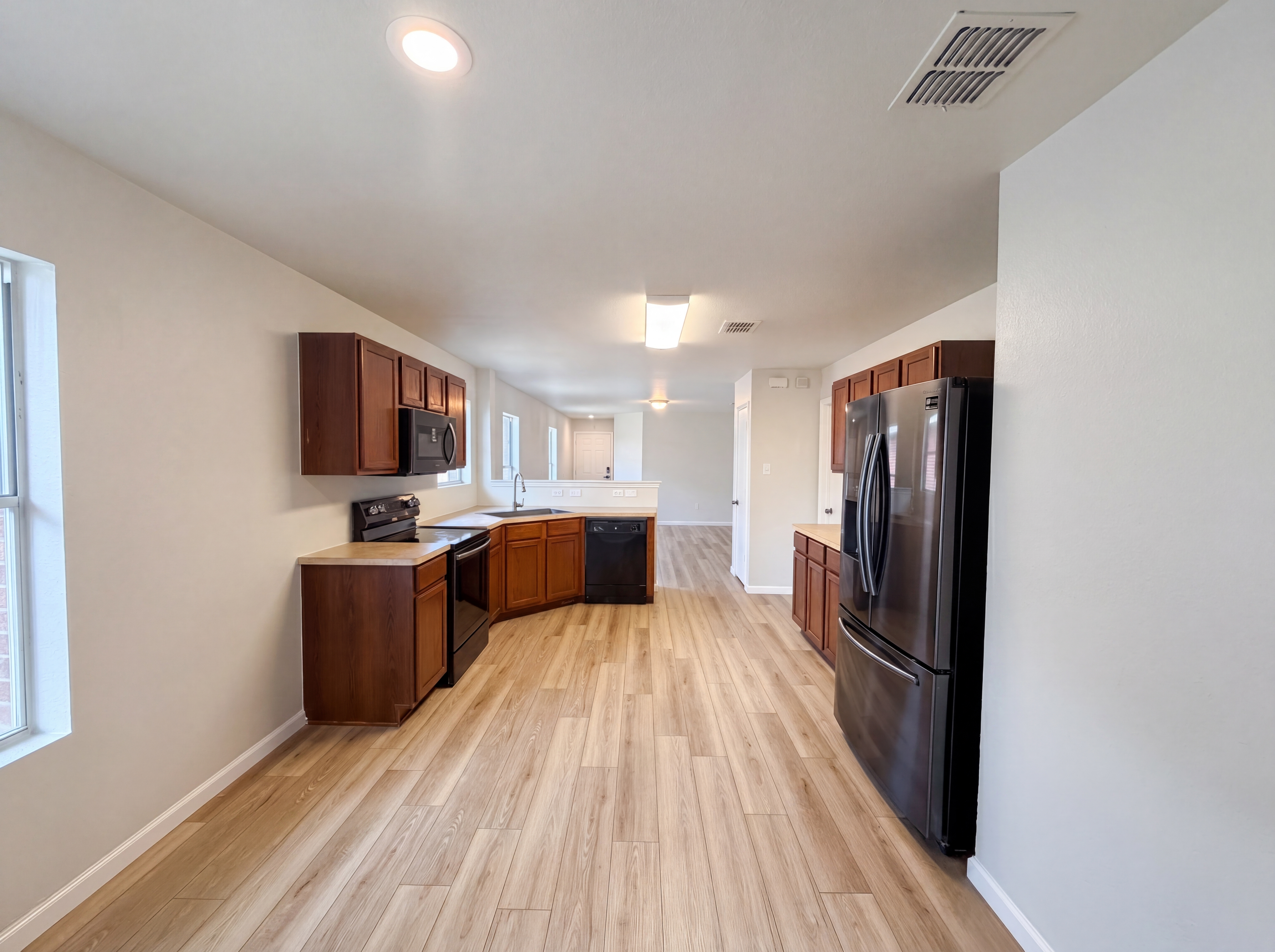 Photo 2 of 25 of 8849 Sun Haven Way, Fort Worth, TX
