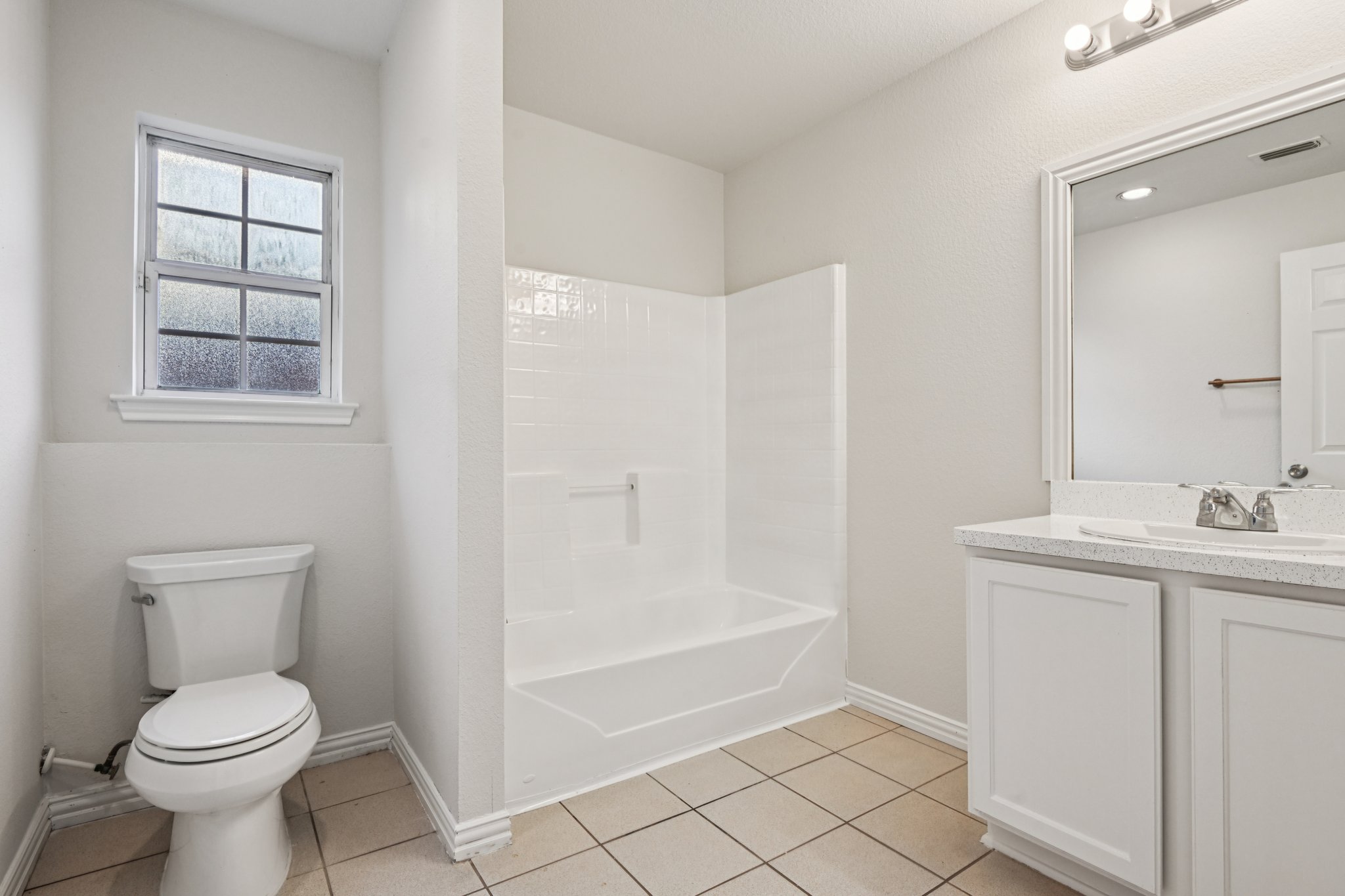Photo 7 of 38 of 2714 Silkwood St, Dallas, TX