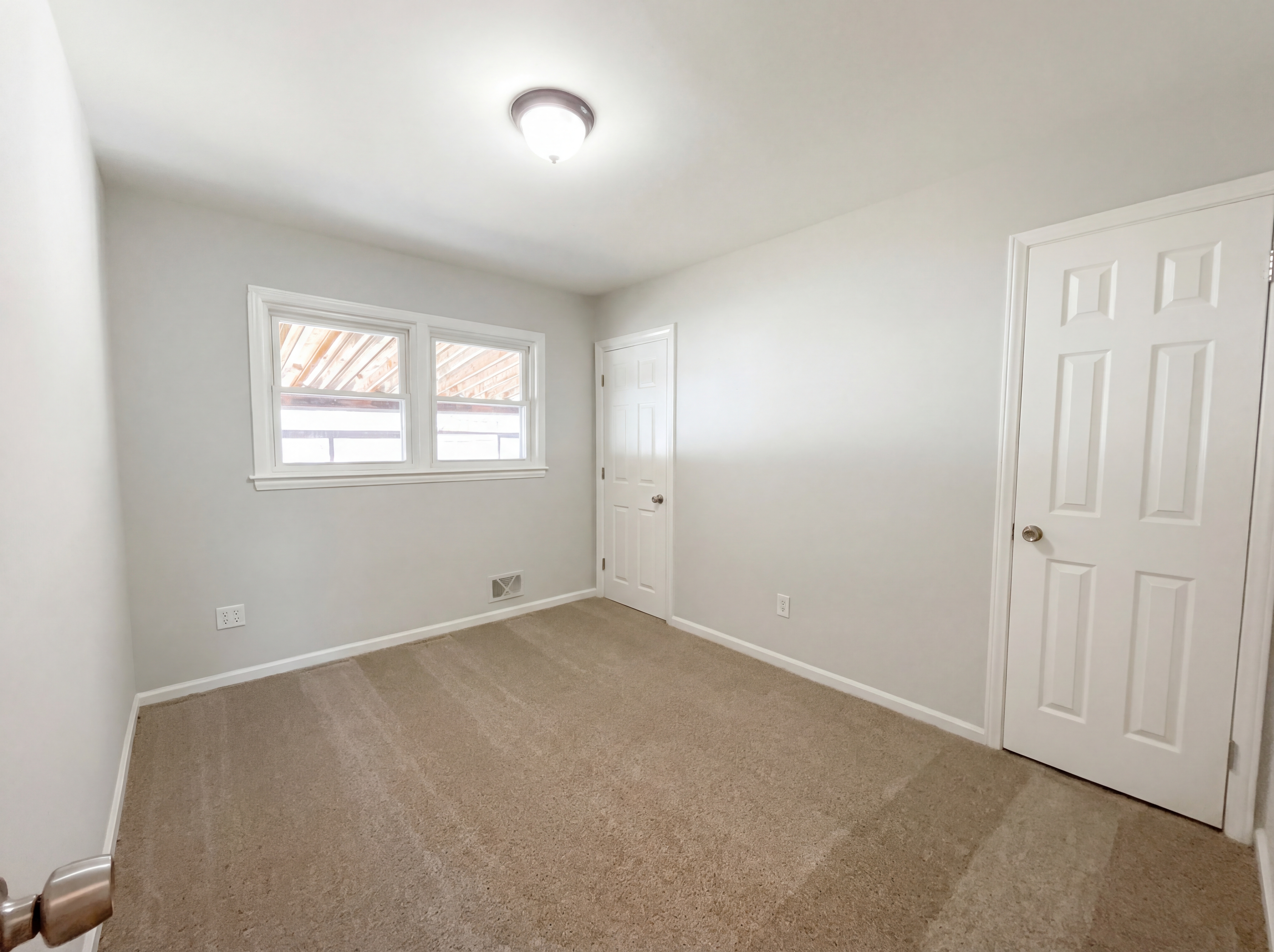 Photo 11 of 19 of 29212 Ursuline St, Saint Clair Shores, MI