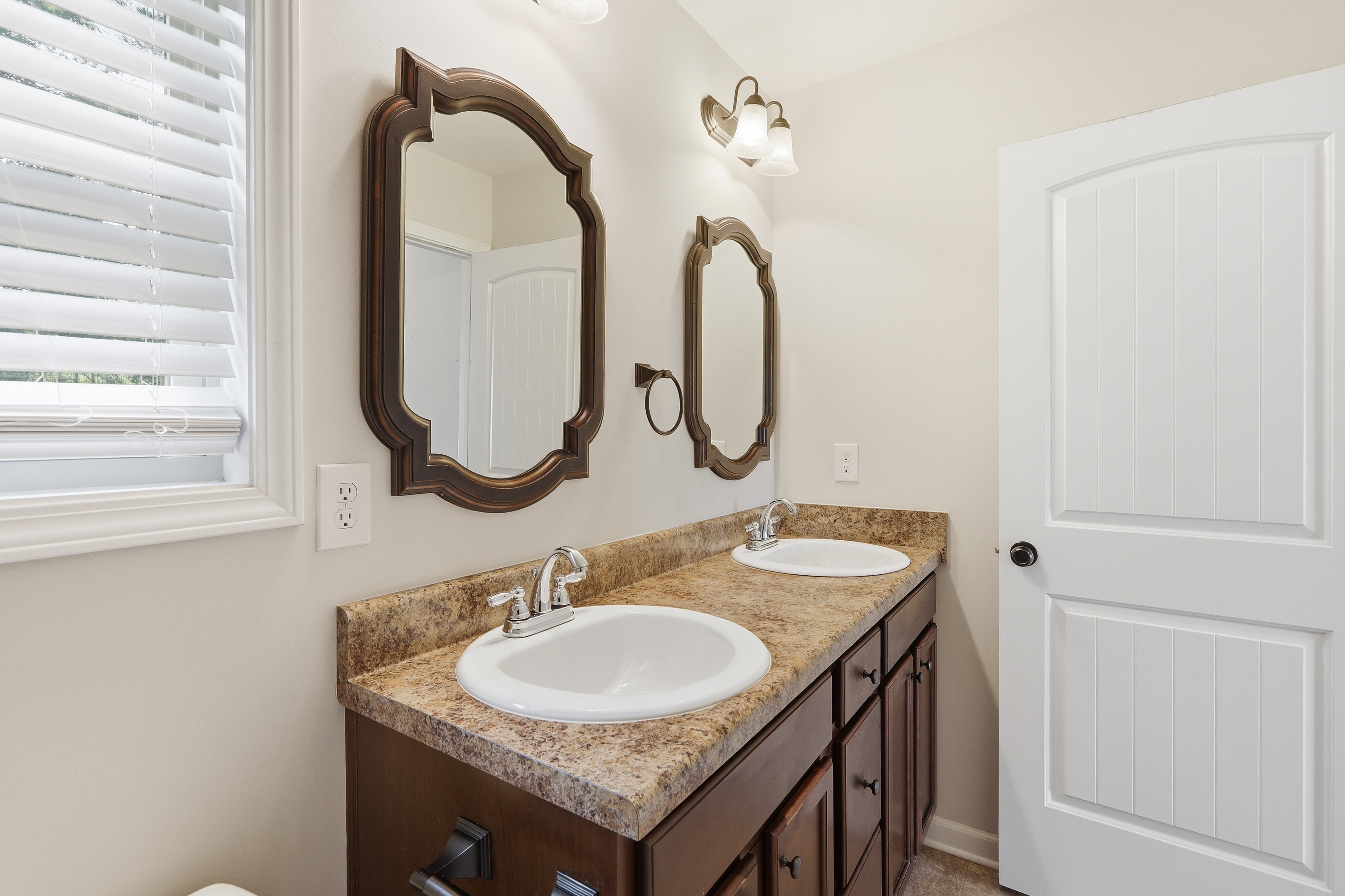 Photo 6 of 32 of 77 Walnut Creek Ct, Dallas, GA