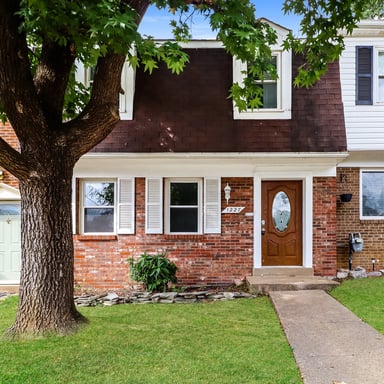 Property photo 1 of 1227 Thomas Jefferson Pl
