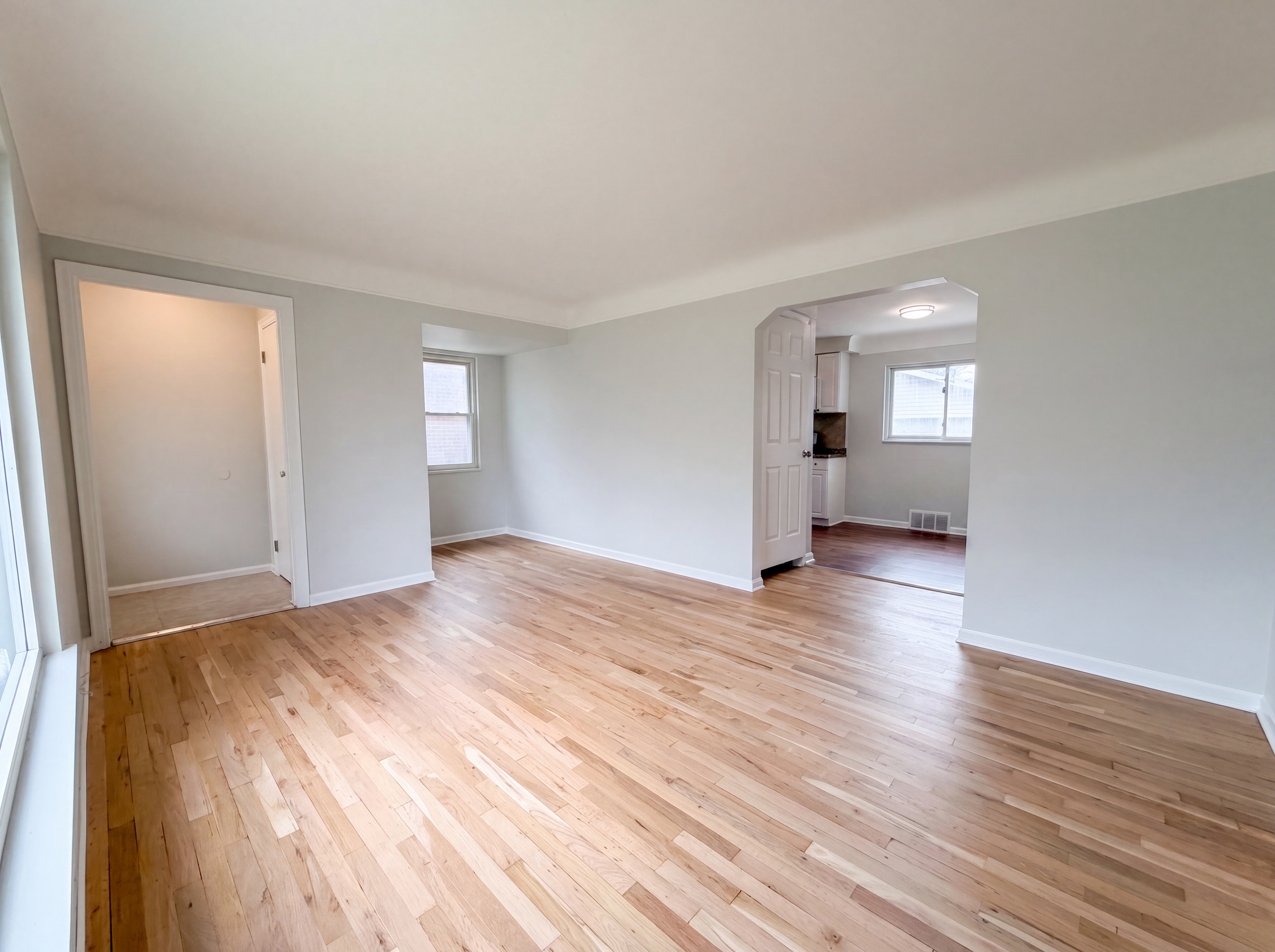 Photo 7 of 20 of 8069 Beaverland, Redford, MI