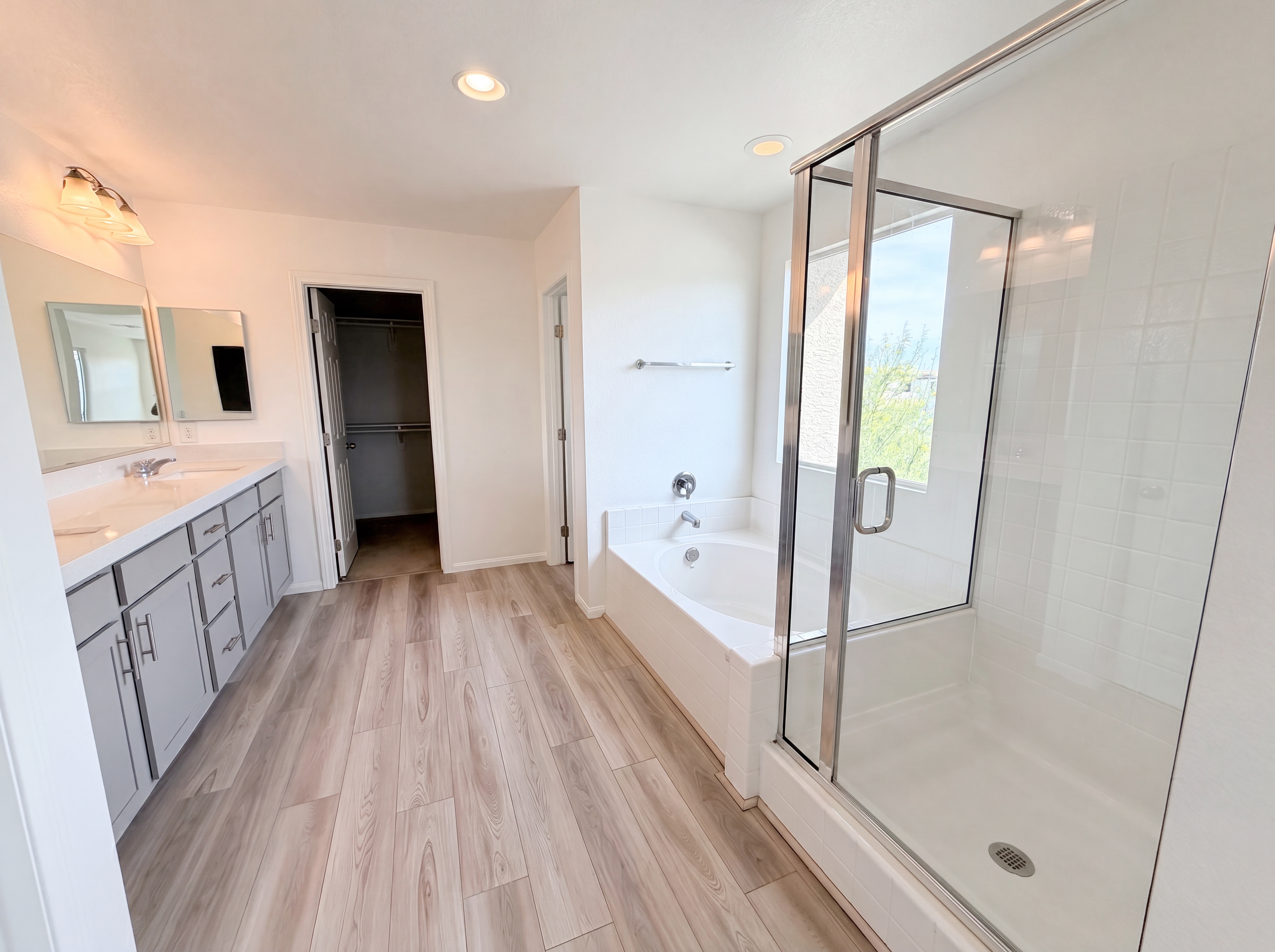Photo 8 of 46 of 1561 Redolence Ave, North Las Vegas, NV