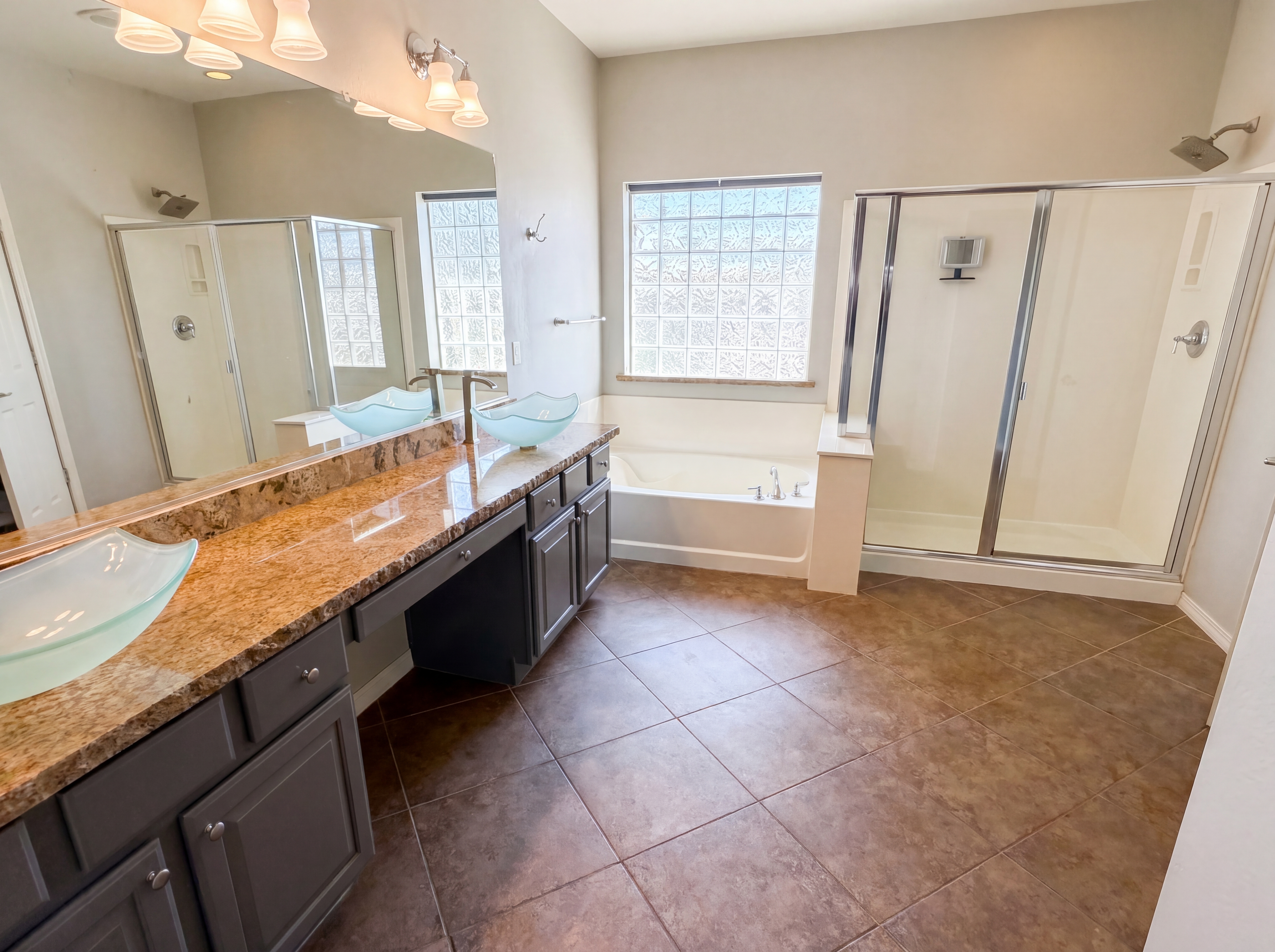 Photo 6 of 49 of 5509 W Rowel Rd, Phoenix, AZ