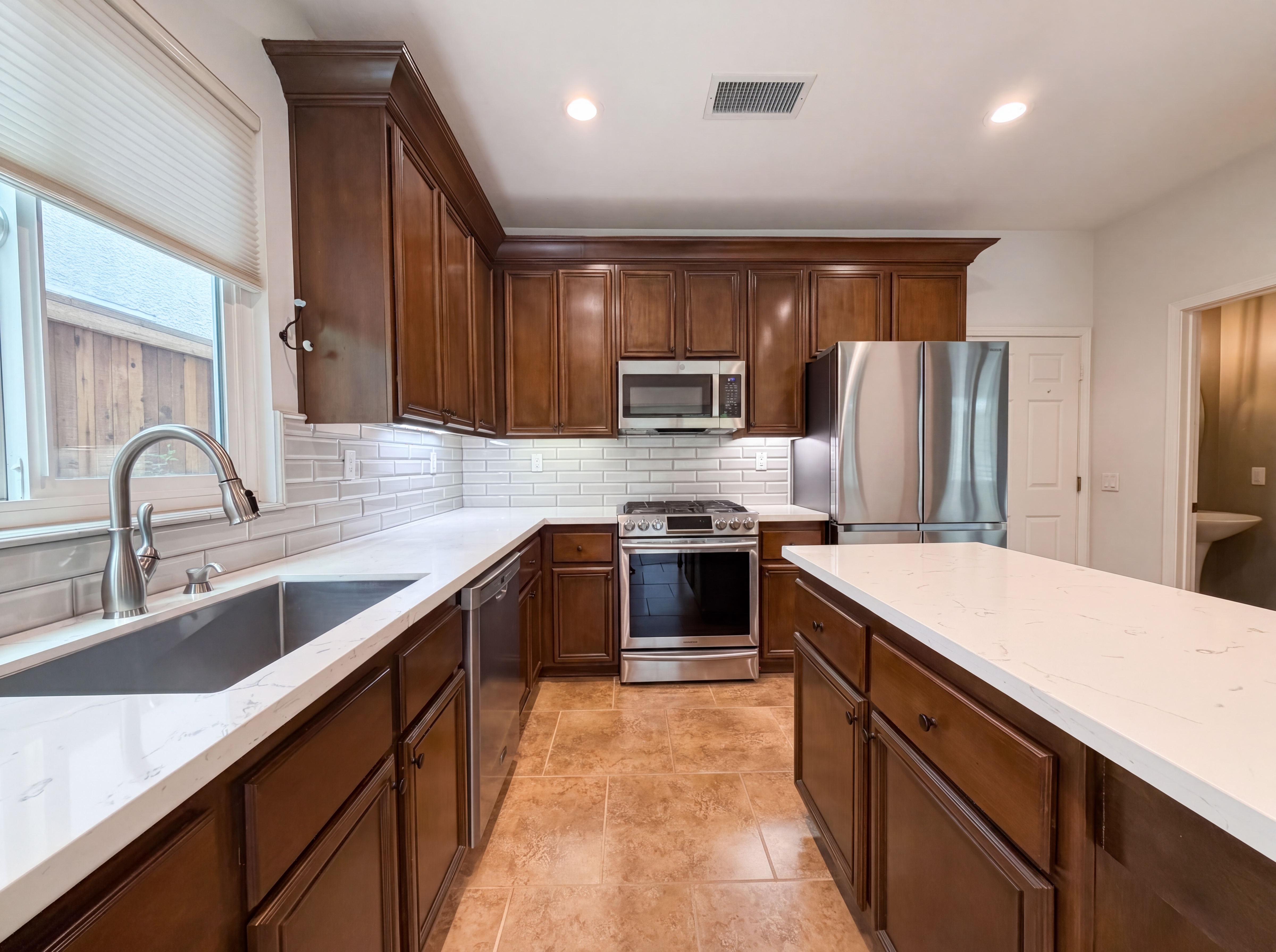 Photo 8 of 28 of 28441 Silverking Trl, Santa Clarita, CA
