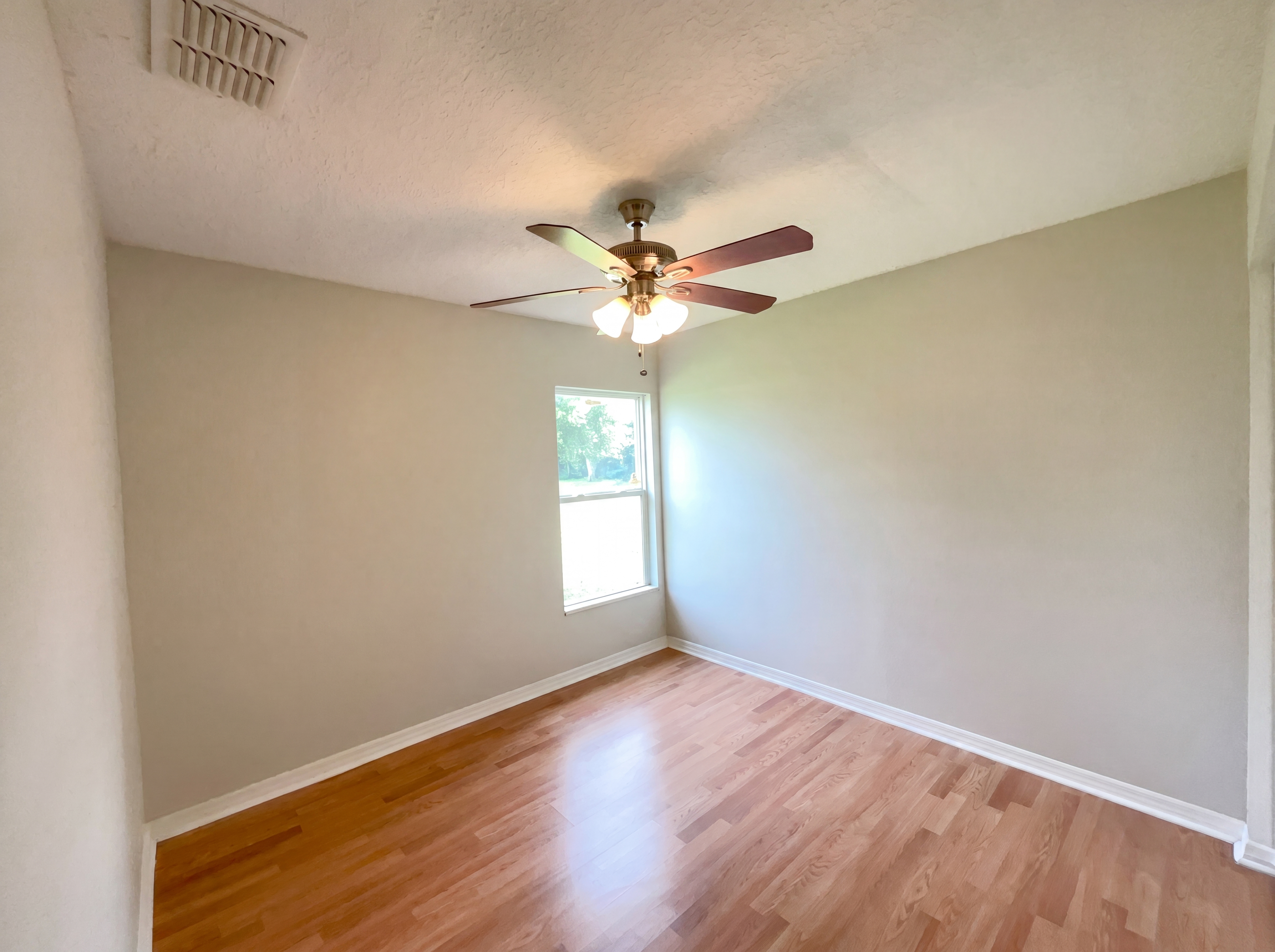 Photo 17 of 25 of 1801 Missouri Ave, Saint Cloud, FL