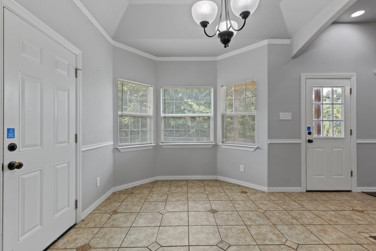 Photo 9 of 25 - 3320 Springfield Rd, Springtown, TX 76082