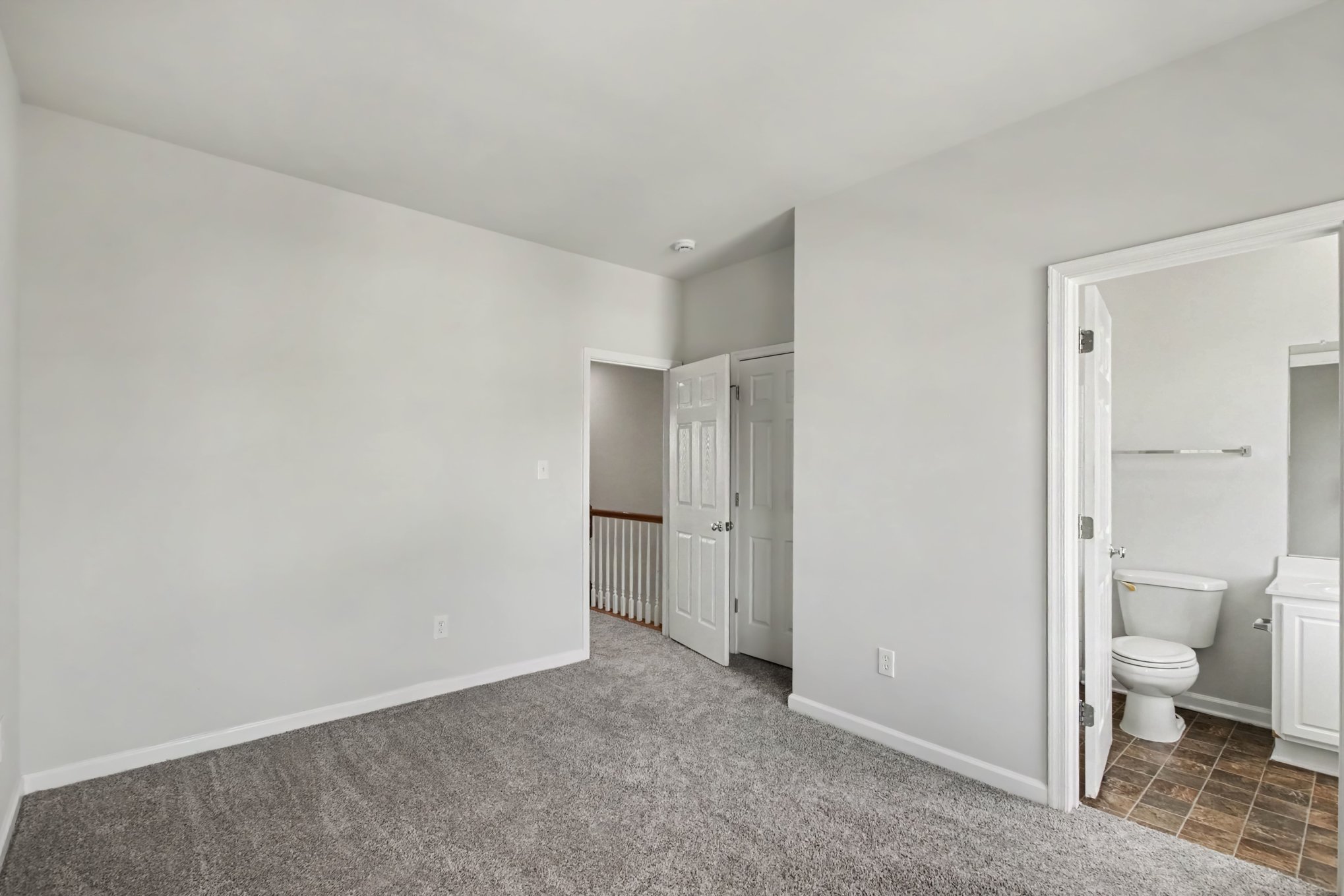 Photo 10 of 19 of 16759 Shingle Oak Dr, Woodbridge, VA