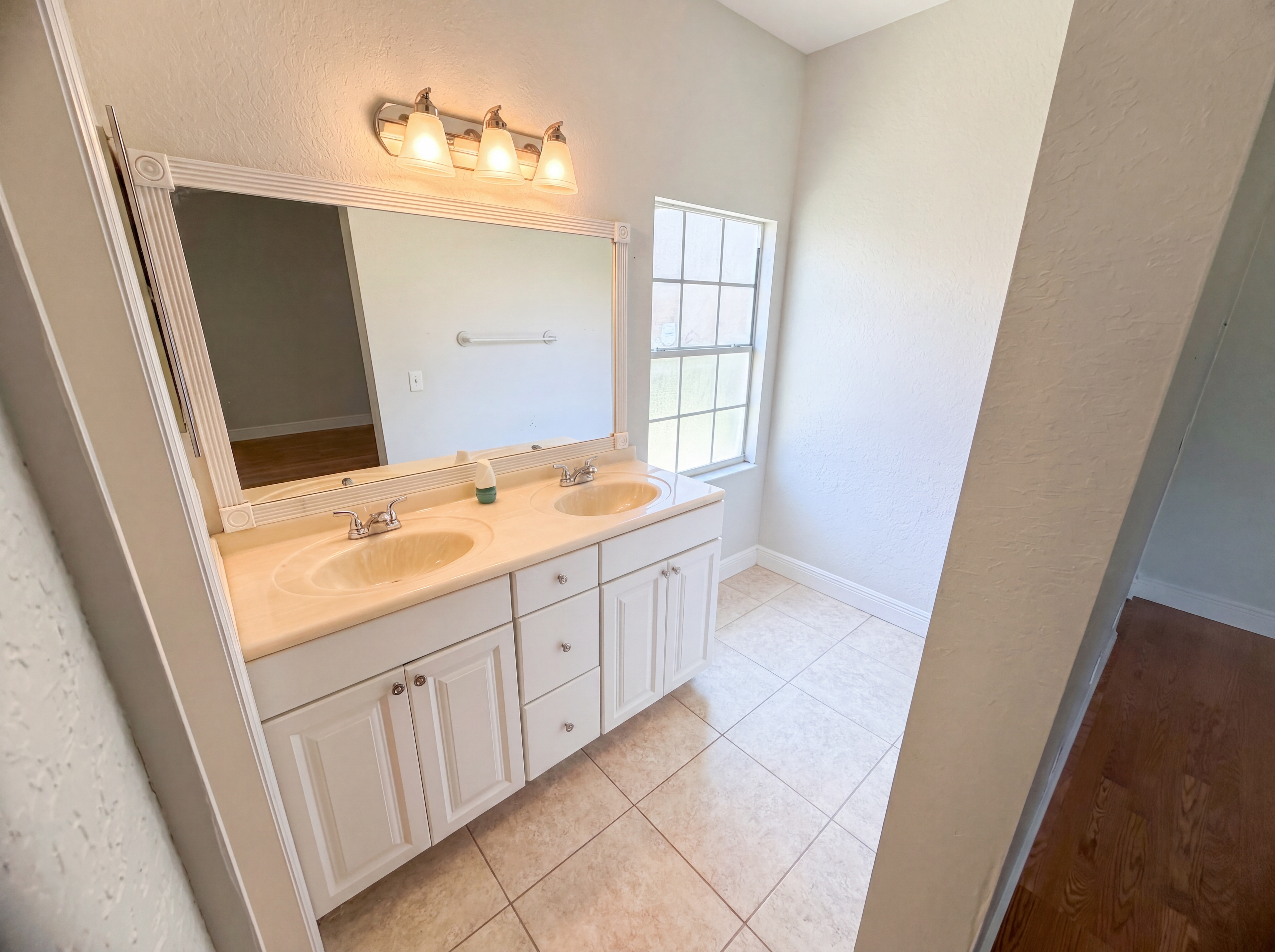 Photo 6 of 45 of 2385 SW Neal Rd, Port Saint Lucie, FL