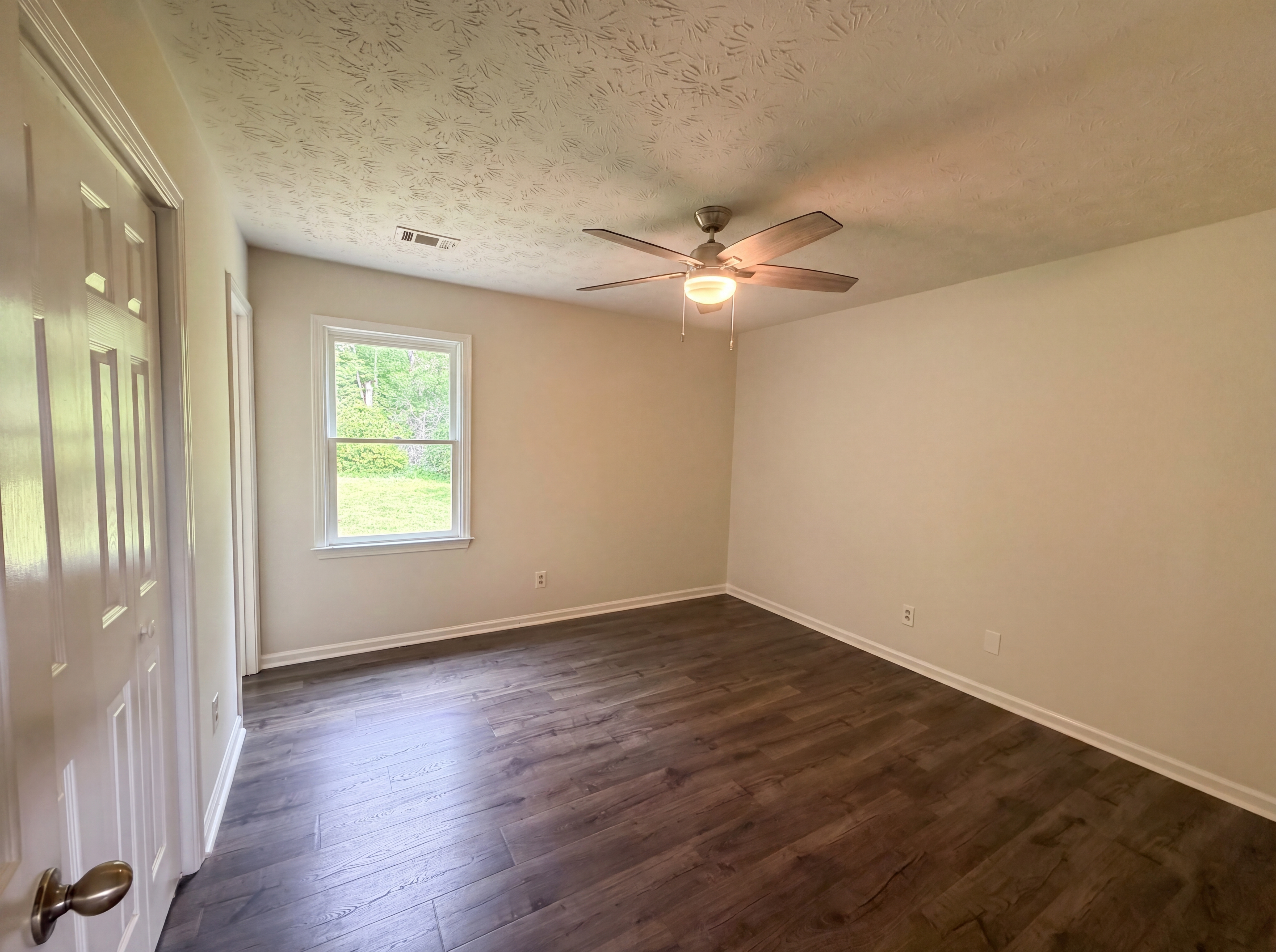 Photo 9 of 16 of 1514 Willow Gate Way, Auburn, GA
