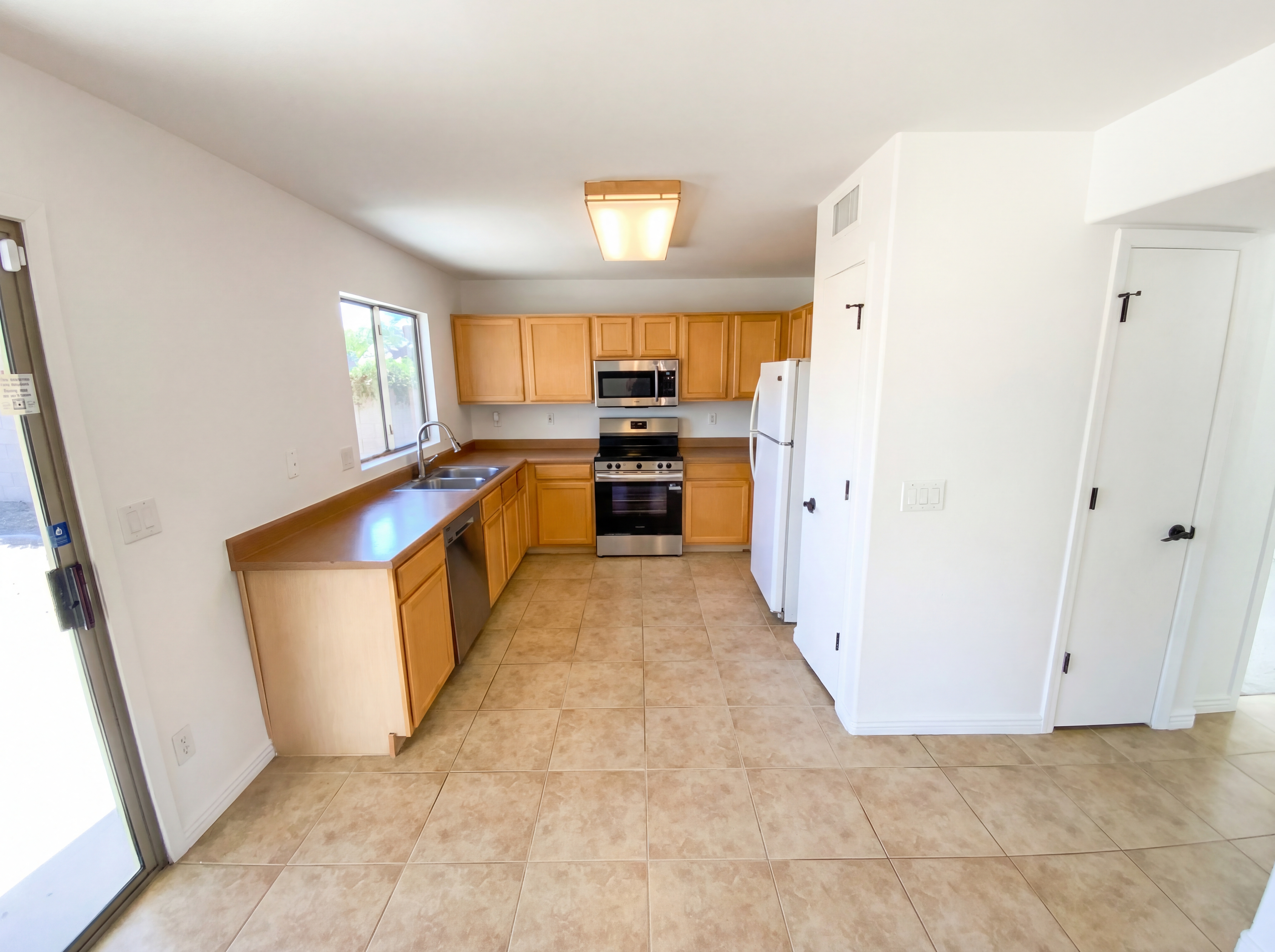 Photo 2 of 20 of 15237 N 147th Ln, Surprise, AZ