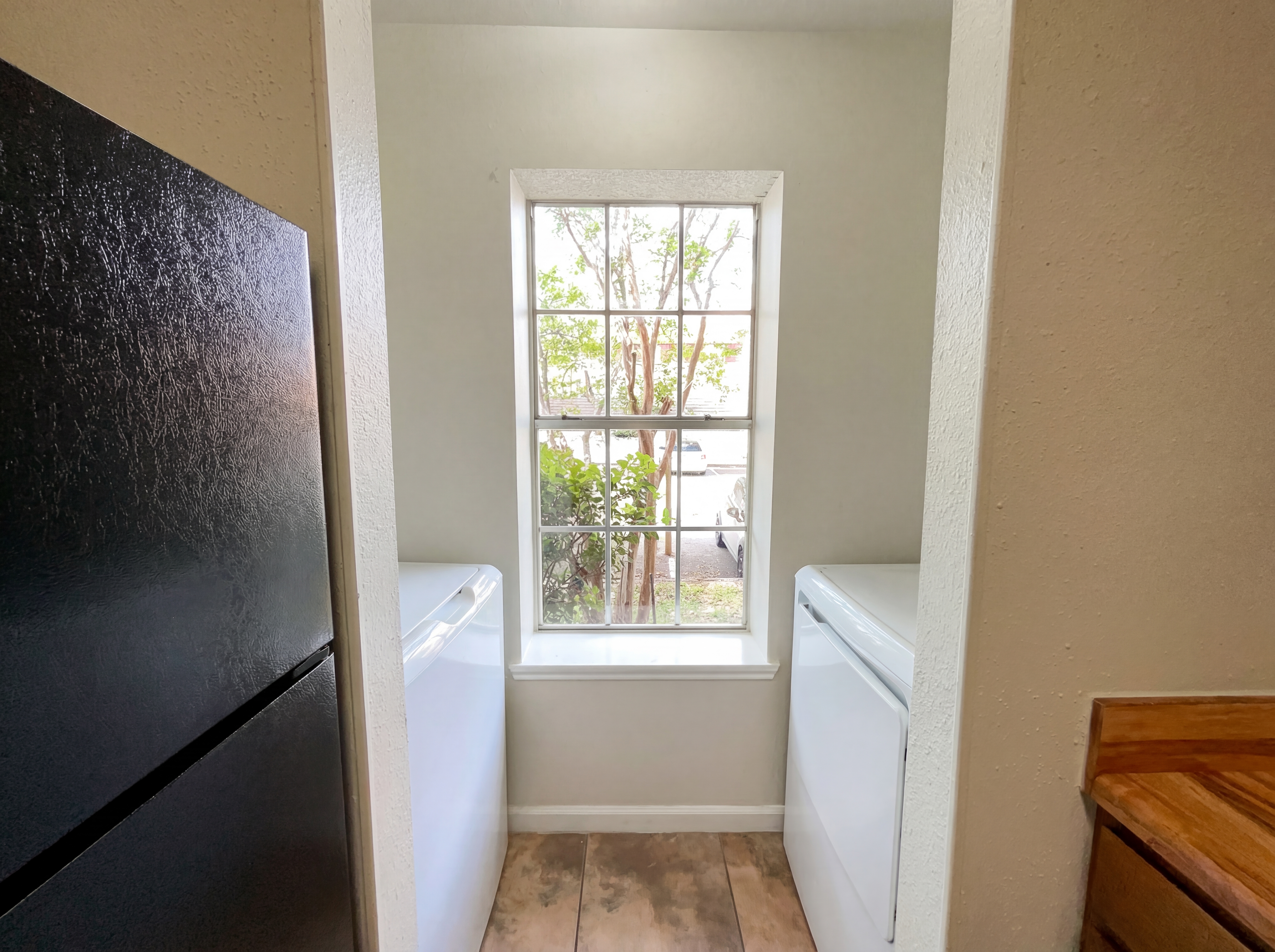 Photo 7 of 21 of 7880 Micron Dr, San Antonio, TX