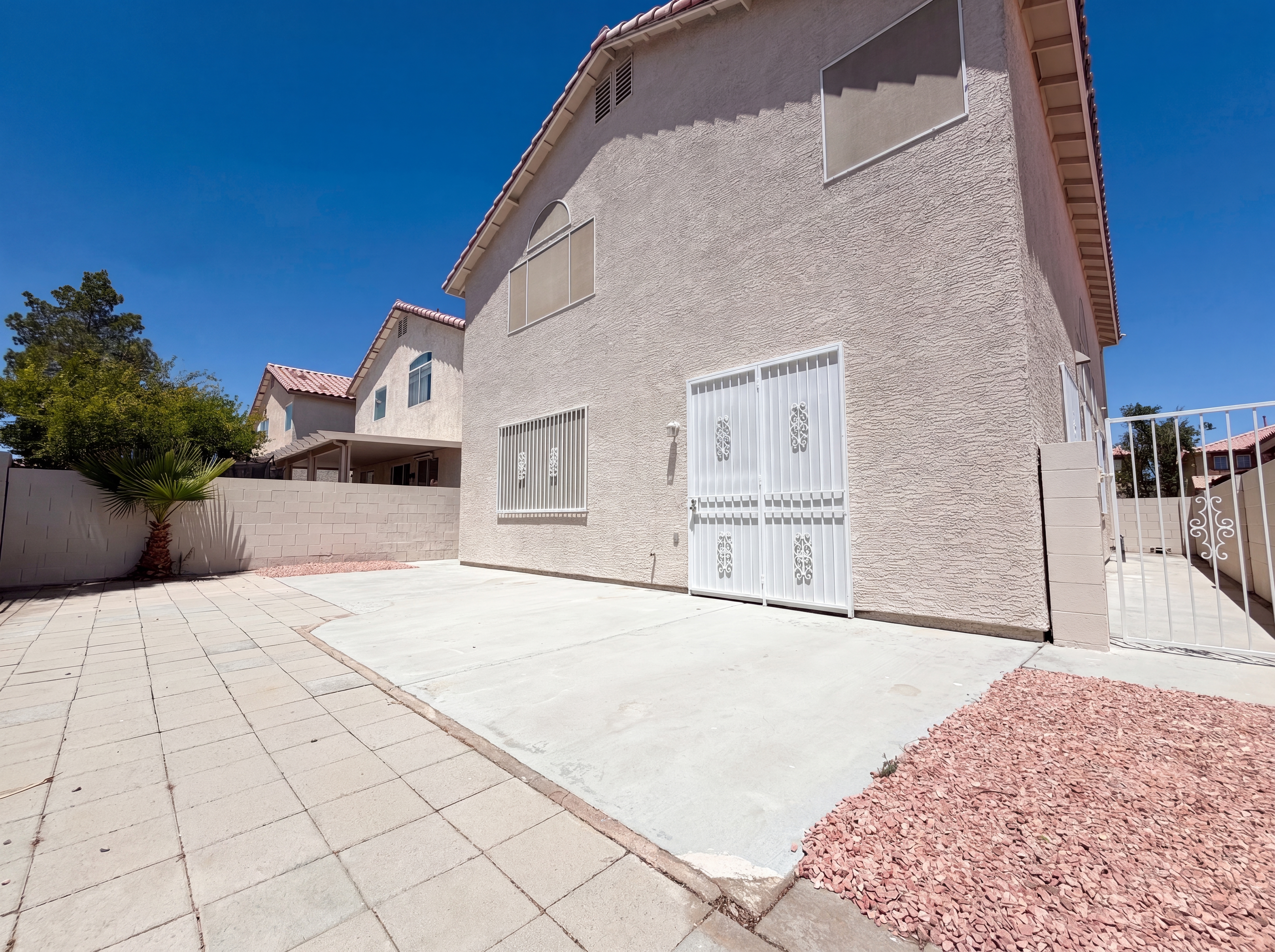 Photo 5 of 27 of 9515 Windborne Ave, Las Vegas, NV