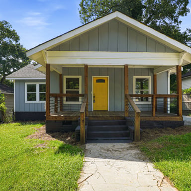 Property photo 1 of 1233 Oakland Dr SW