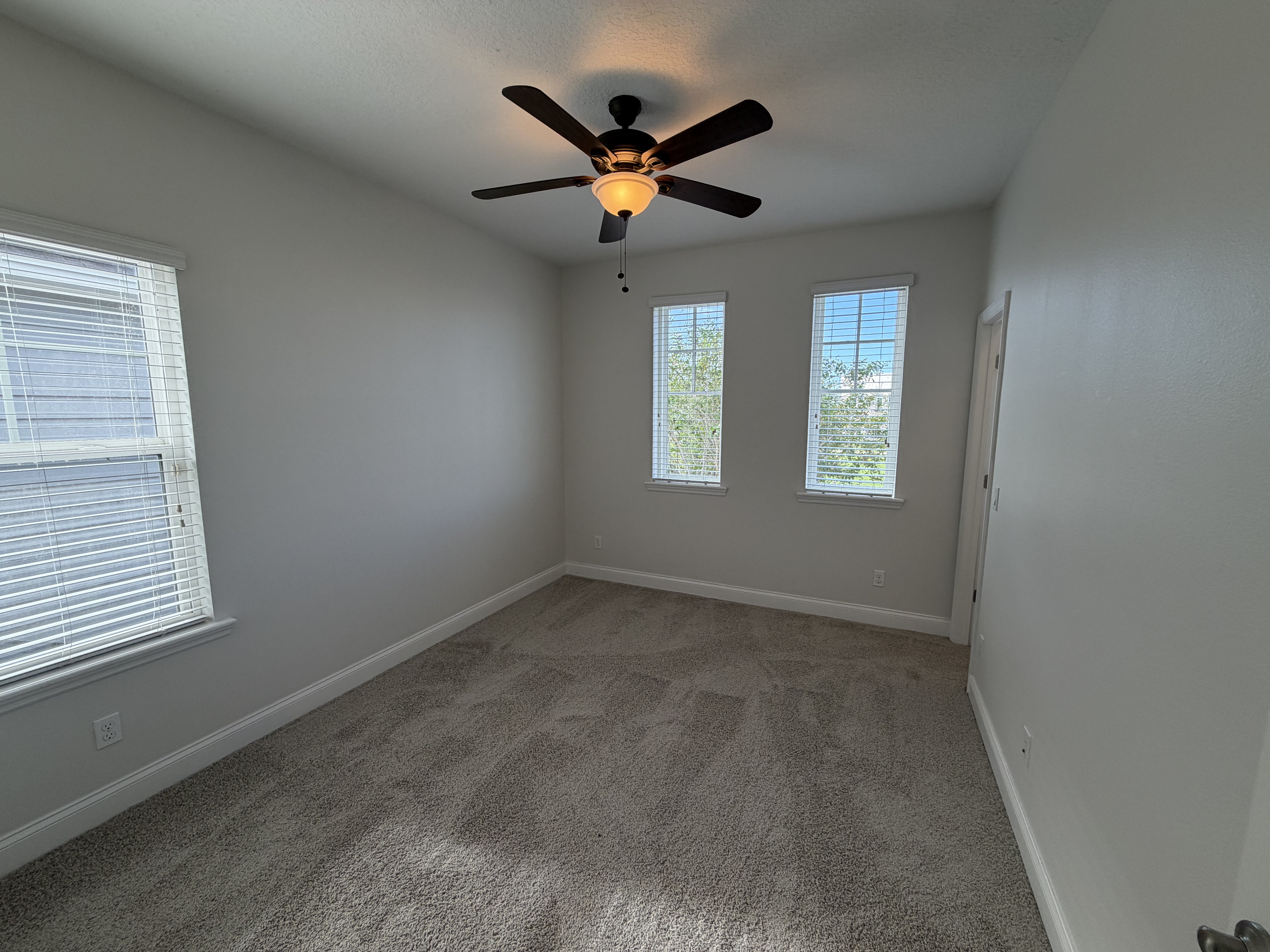 Photo 18 of 32 of 7797 Laureate Blvd, Orlando, FL