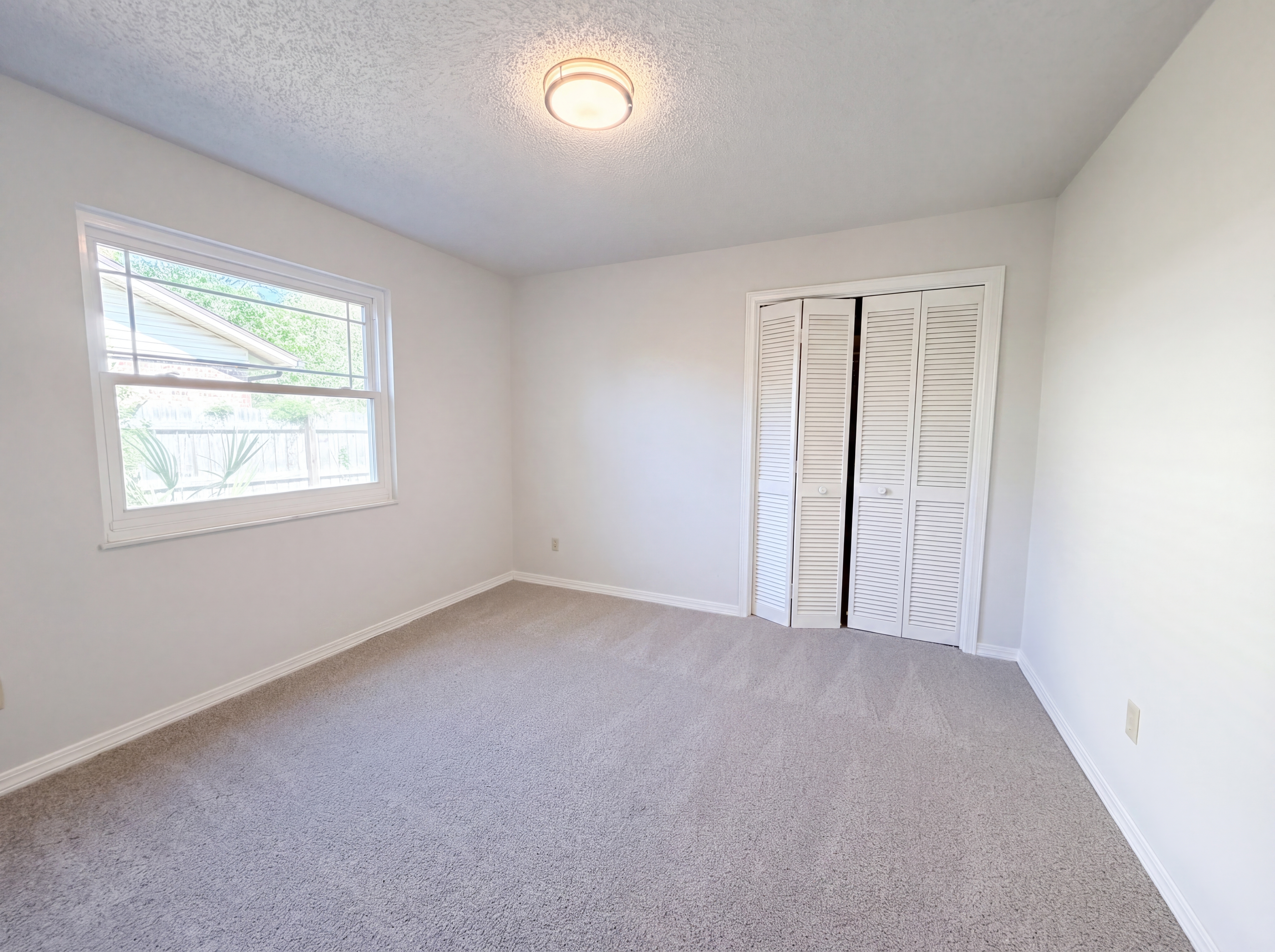 Photo 10 of 18 of 2621 Sandlewood Cir, Orange Park, FL
