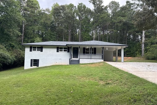 Photo 1 of 27 of 4141 E Fairview Rd SW, Stockbridge, GA