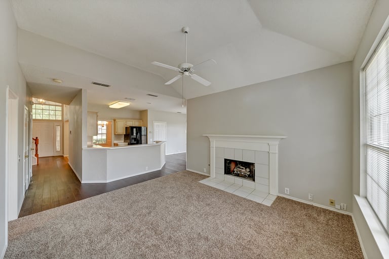 Photo 12 of 29 - 4719 Lennon Ave, Arlington, TX 76016