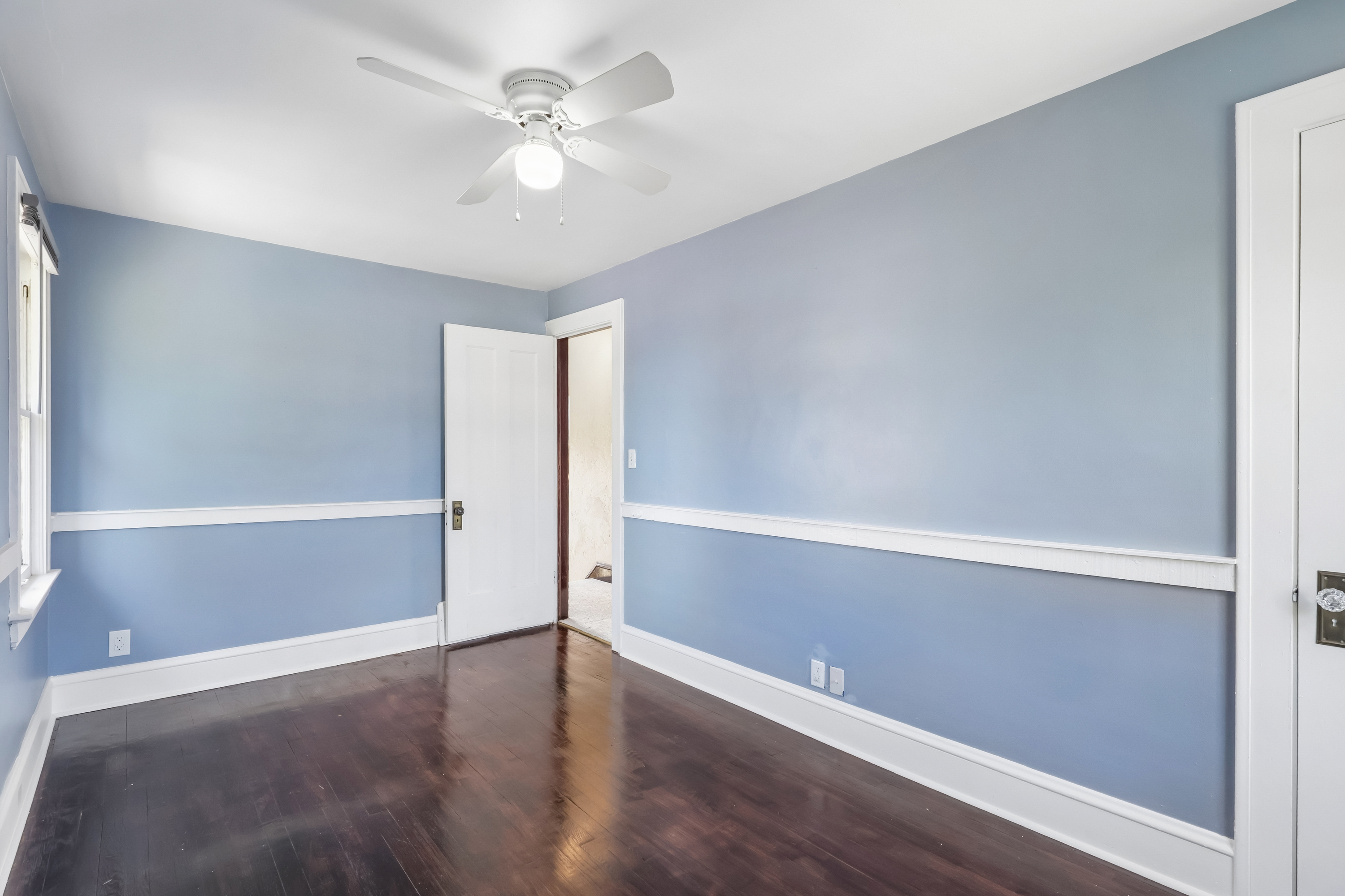 Photo 5 of 46 of 14606 Bartter Ave, Cleveland, OH