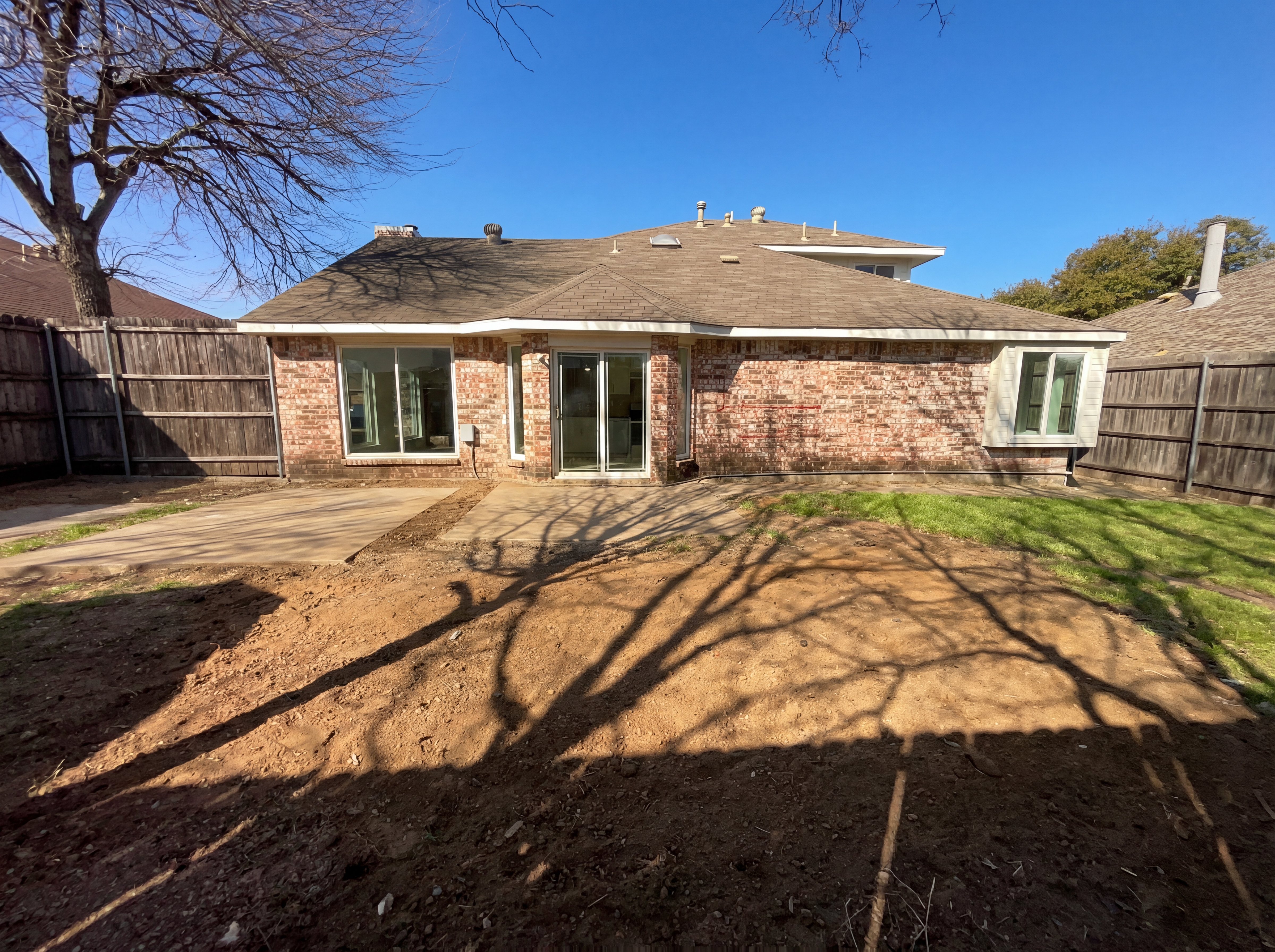 Photo 5 of 17 of 8321 Cloverglen Ln, Fort Worth, TX