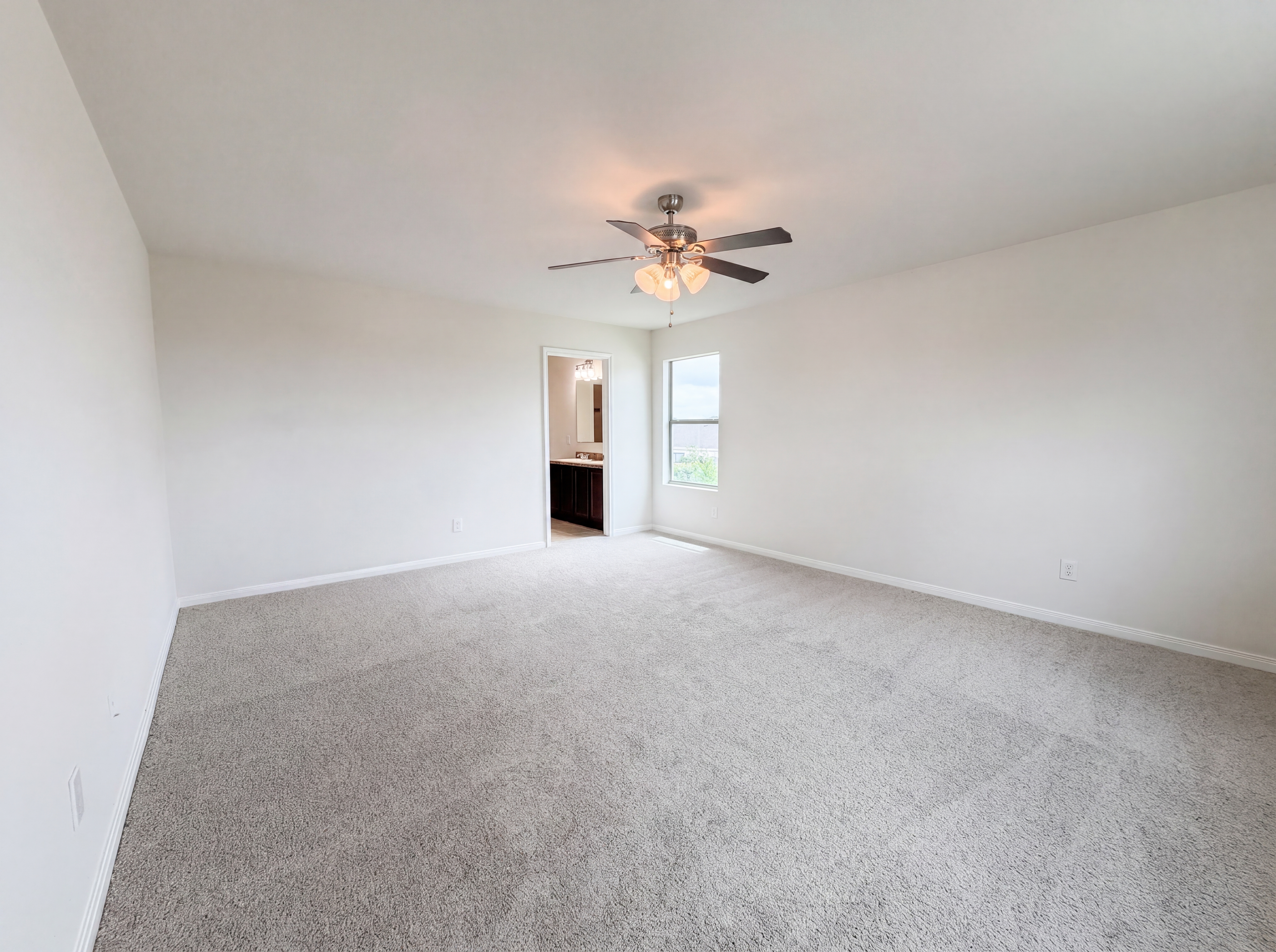 Photo 13 of 20 of 847 Canyon Hill Ln, Rosenberg, TX