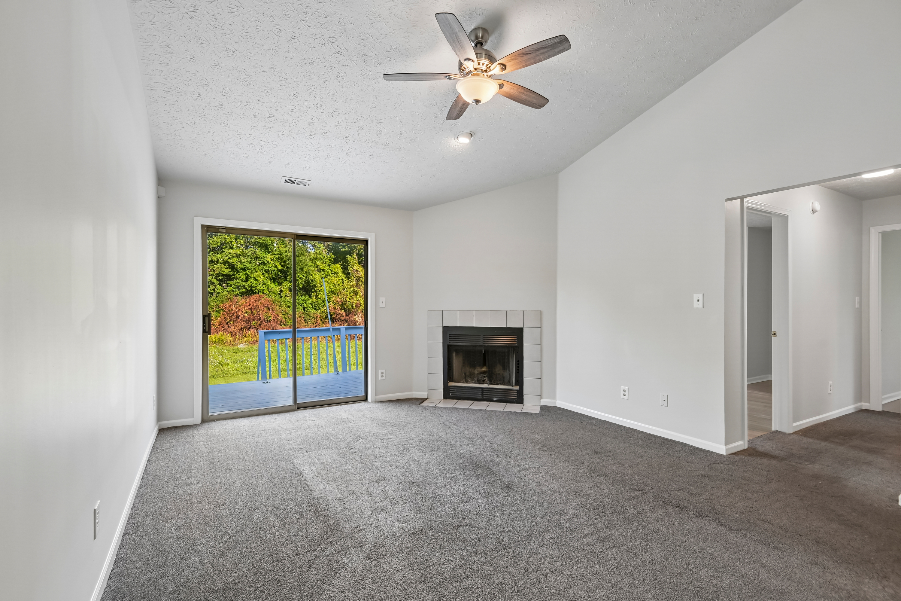 Photo 4 of 39 of 5654 Crown Vetch Pl, Indianapolis, IN