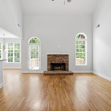 Property photo 3 of 30 Roberson Dr NE