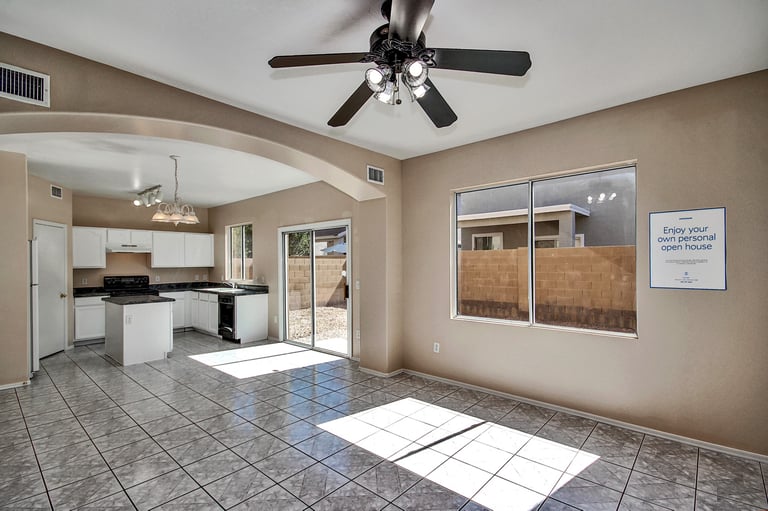 Photo 3 of 24 - 4233 W Irwin Ave, Phoenix, AZ 85041