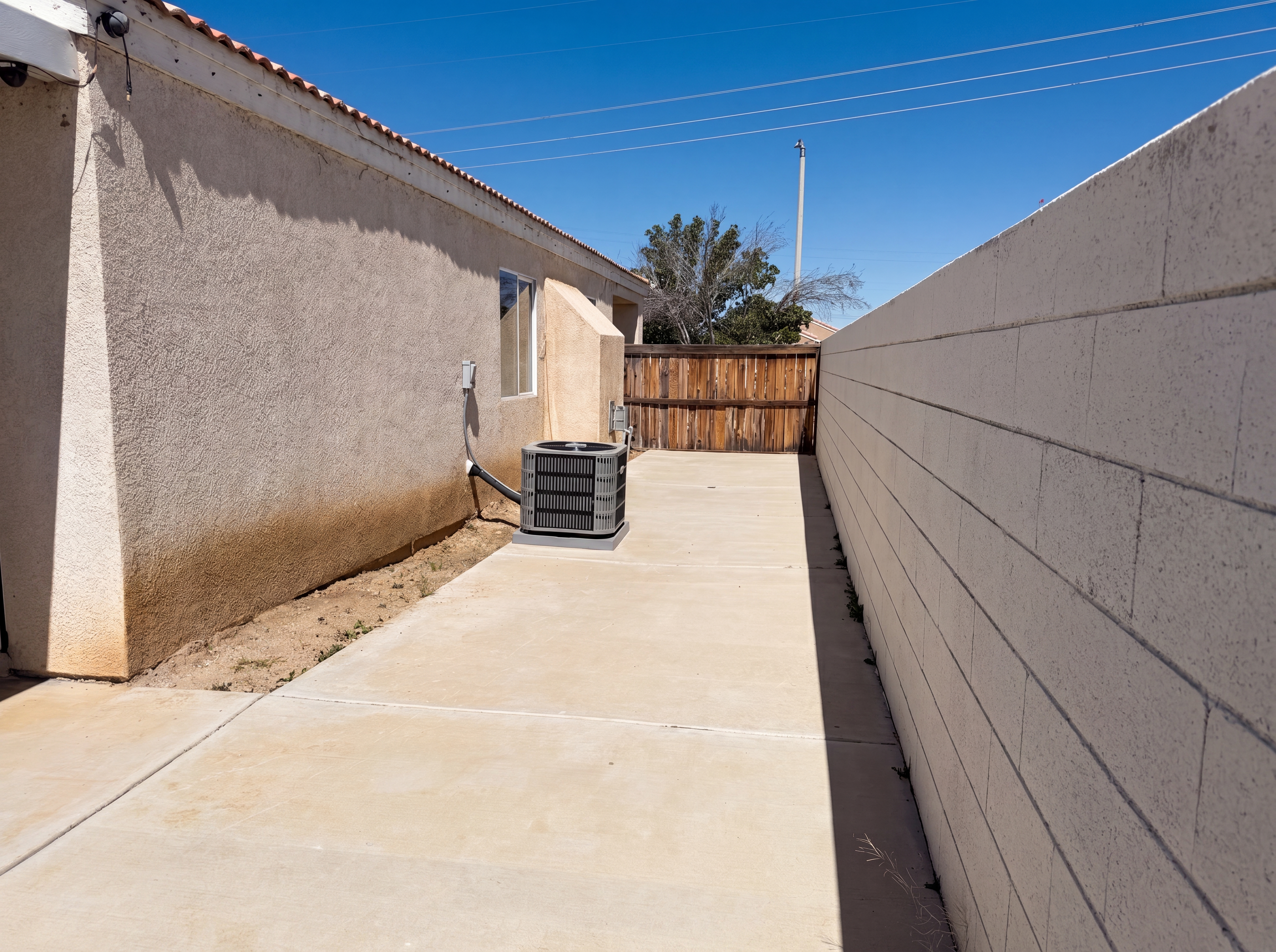 Photo 17 of 18 of 13577 Monterey Way, Victorville, CA