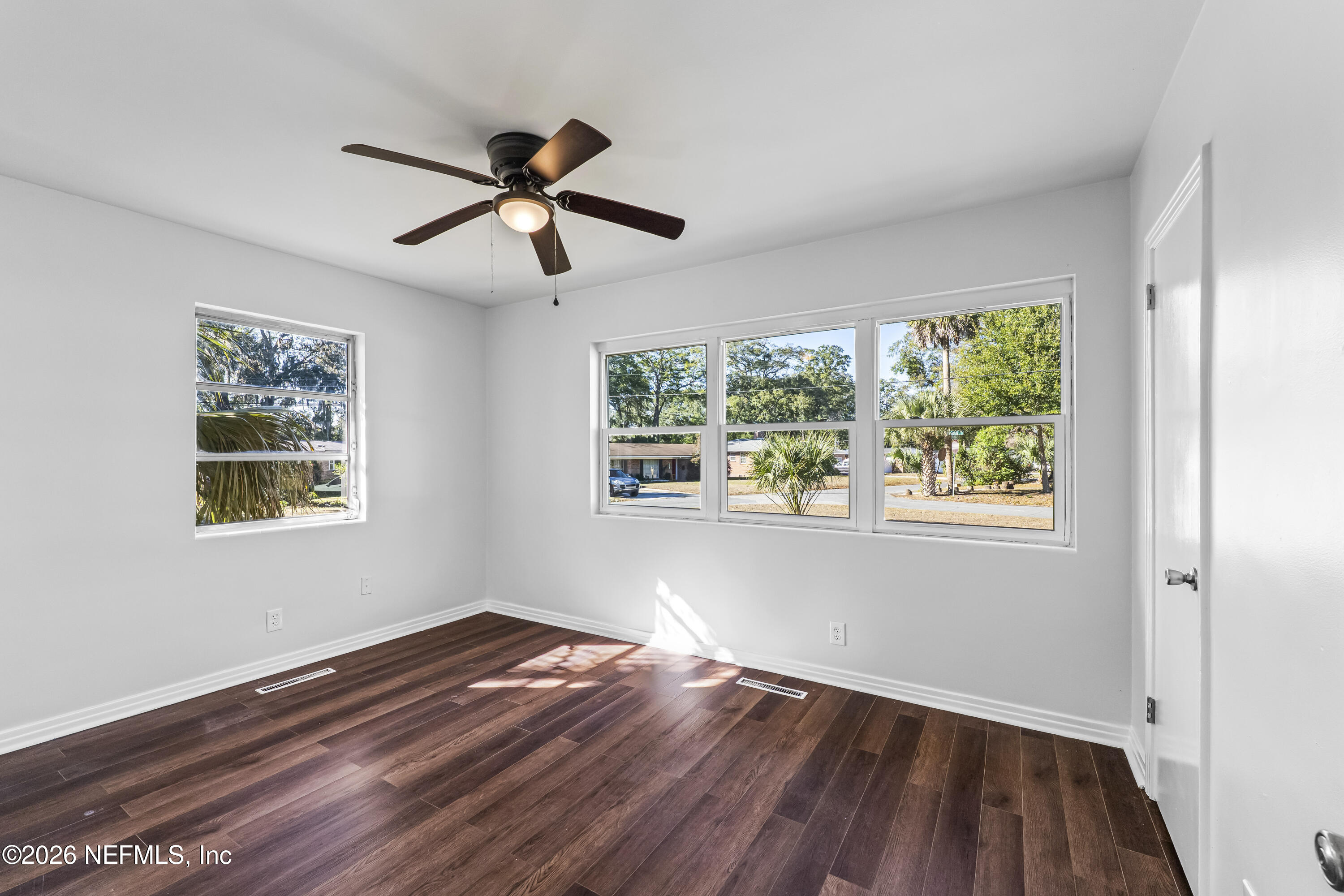 Photo 9 of 30 of 8308 Manavista St, Jacksonville, FL