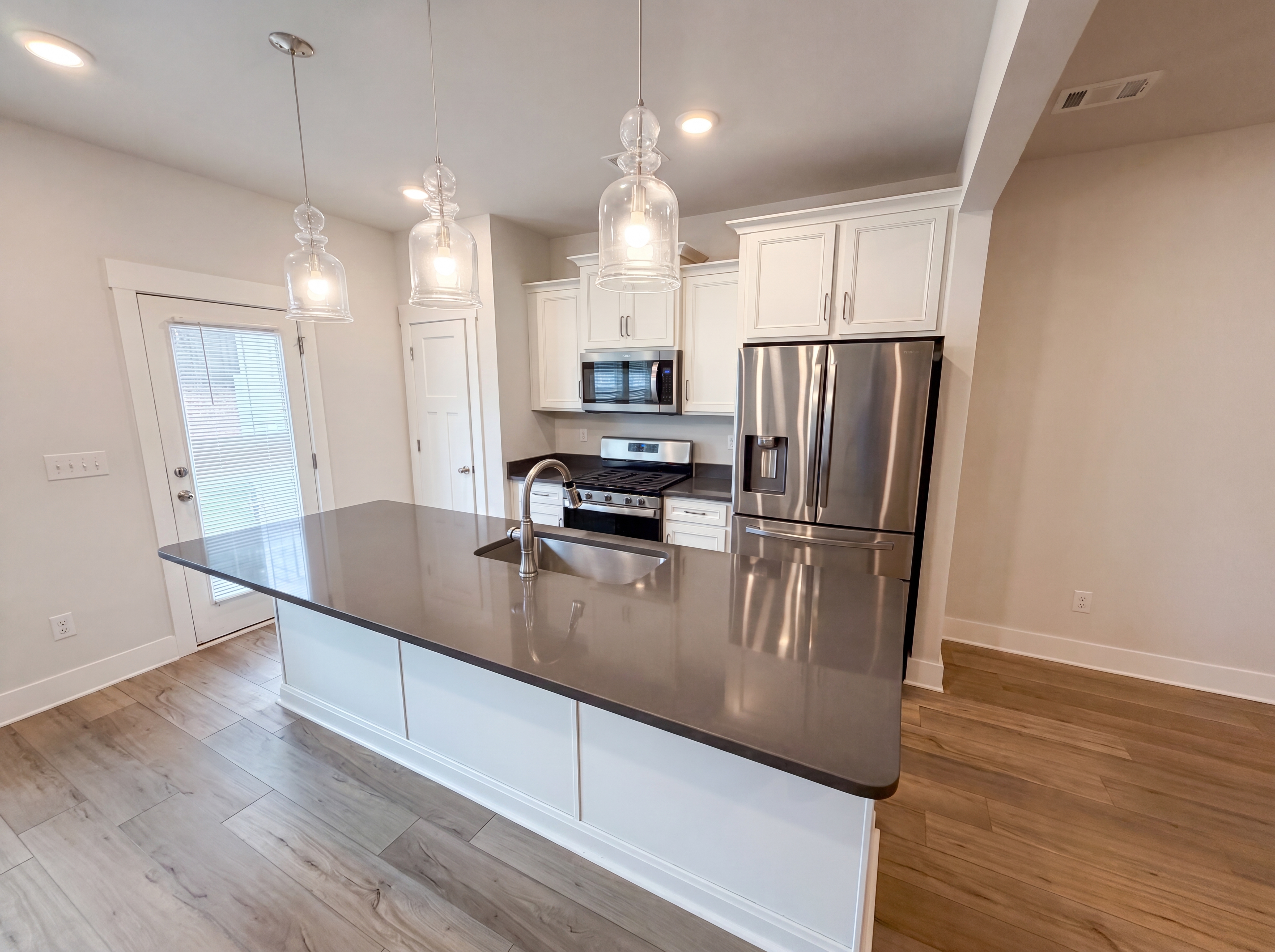 Photo 6 of 20 of 200 Marston Ln, Greenville, SC