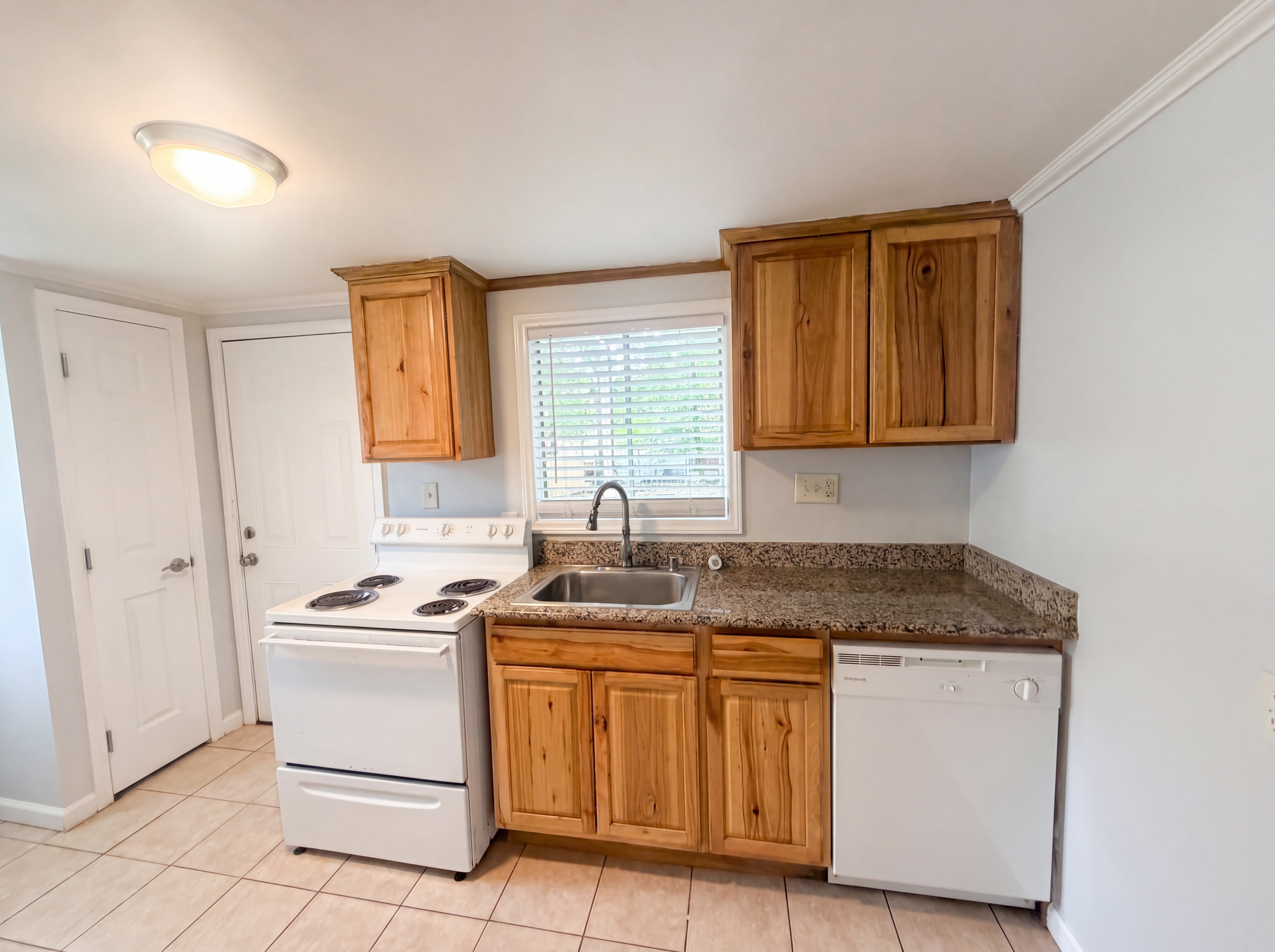Photo 2 of 18 of 305 Woodbury St, High Point, NC