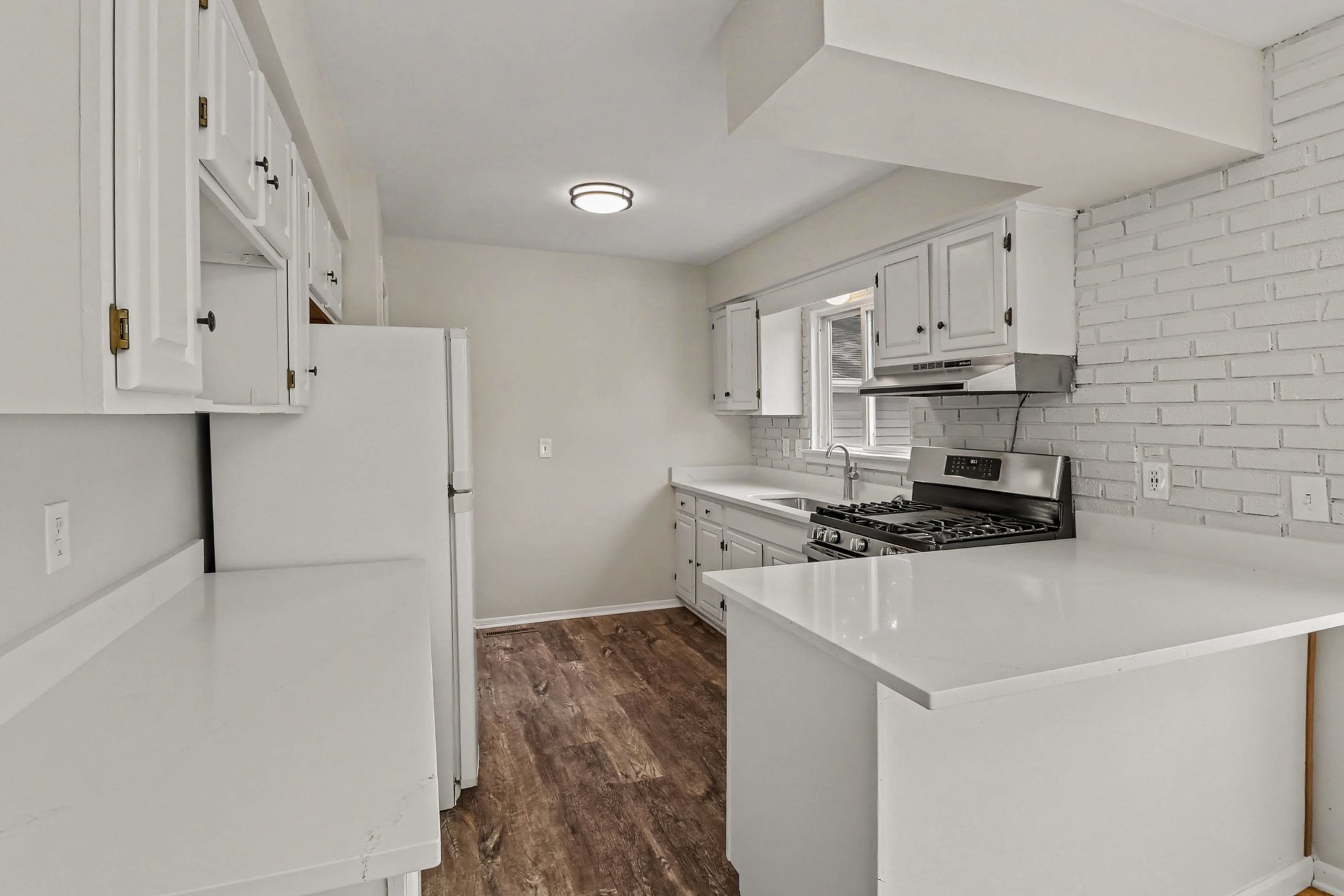Photo 6 of 17 of 905 N Wilder Rd, Lapeer, MI