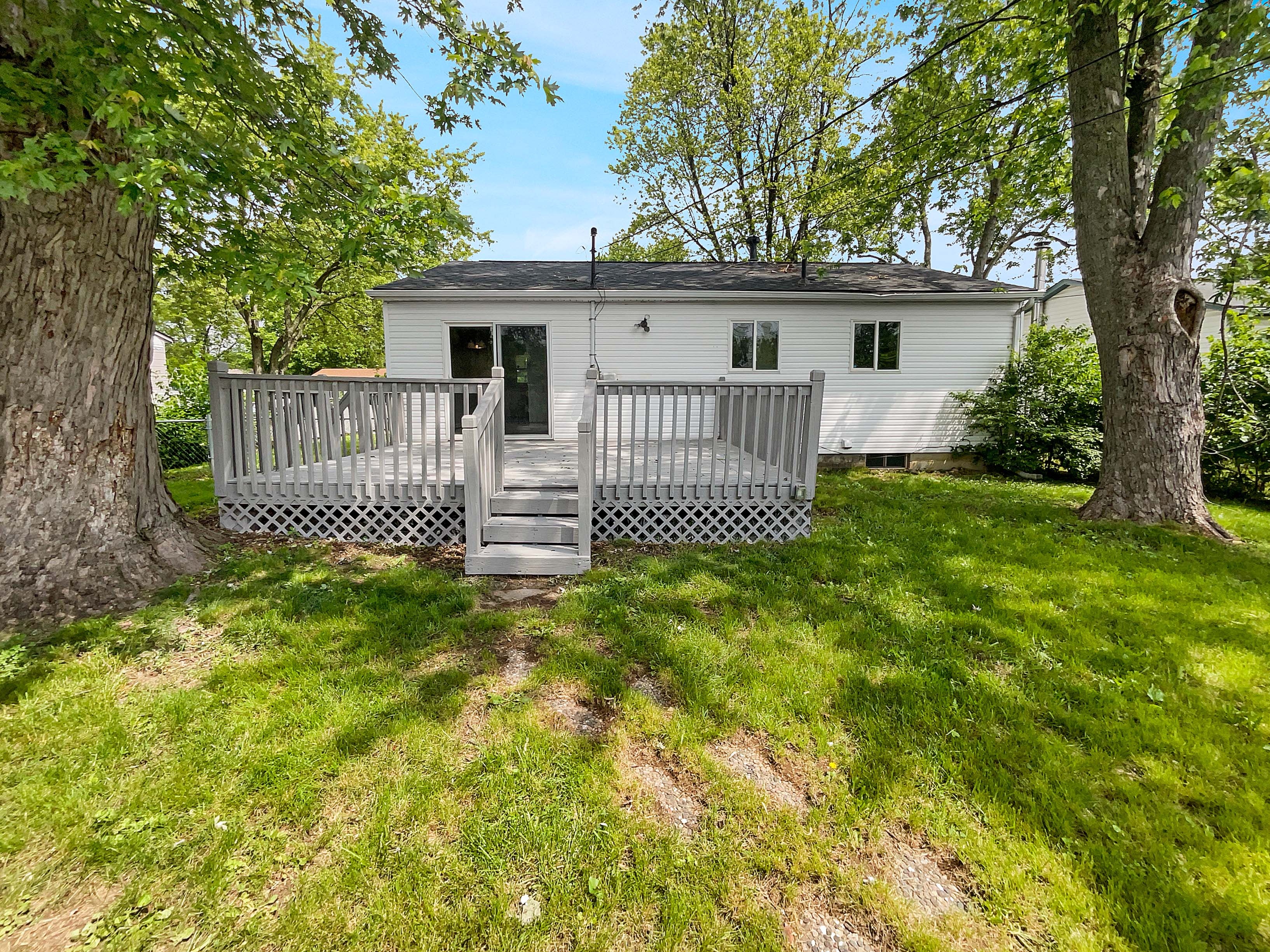 Photo 16 of 19 of 5391 Newport Rd, Columbus, OH