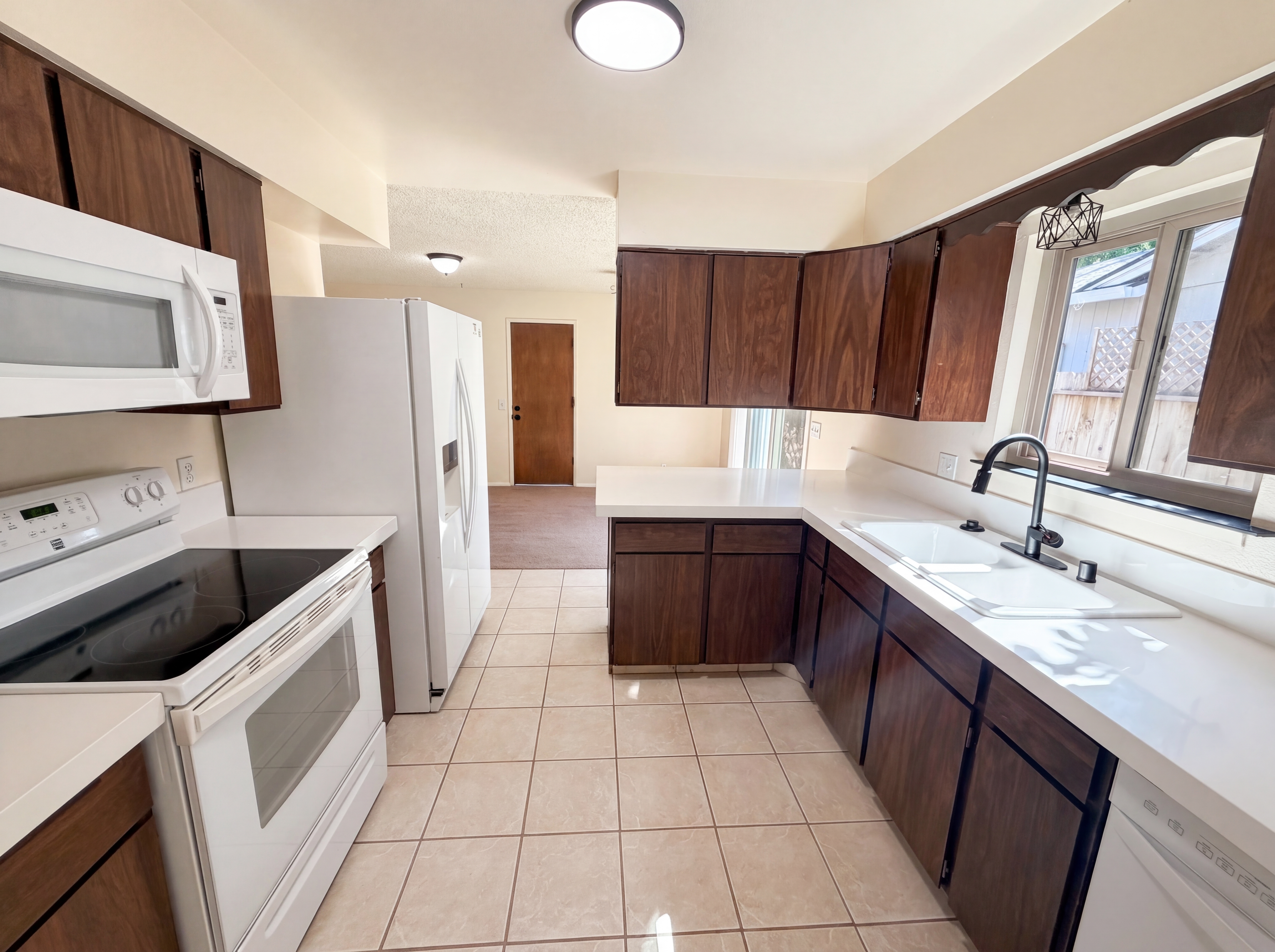 Photo 2 of 20 of 831 Shepard Ln, Chico, CA