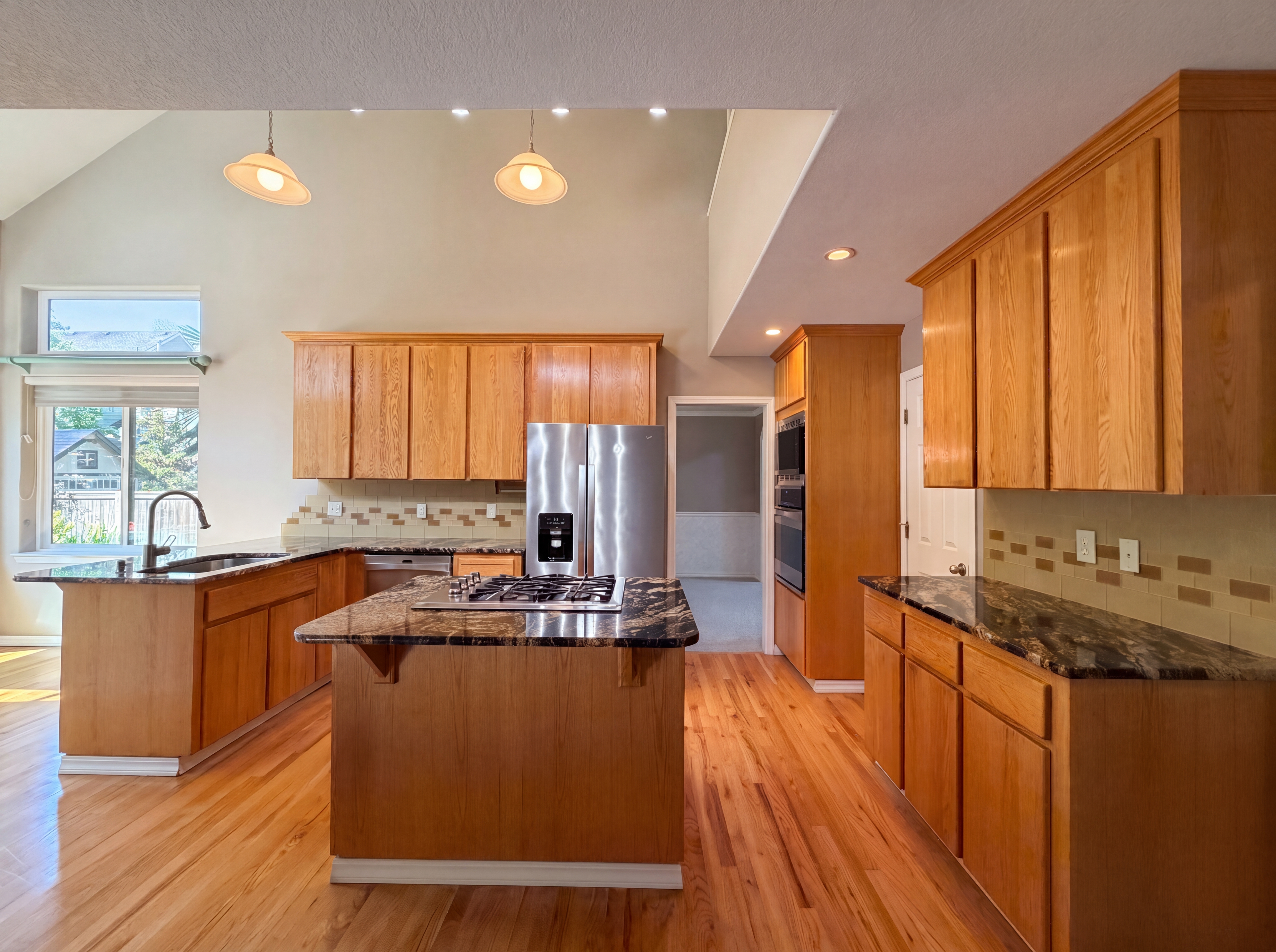 Photo 7 of 25 of 5880 SE Snowberry Ct, Hillsboro, OR