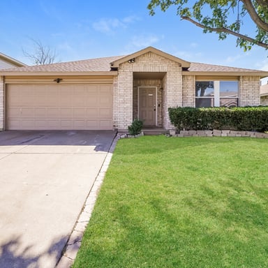 Property photo 1 of 8717 Hunters Creek Dr