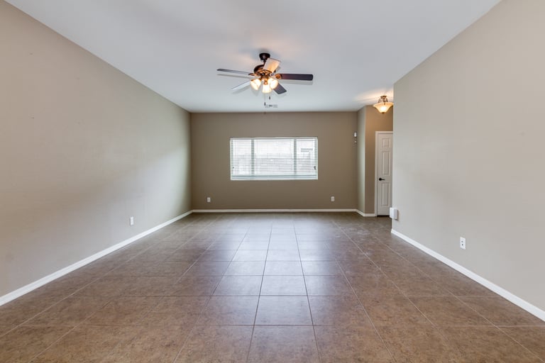 Photo 8 of 25 - 300 W Lyle Ave, San Tan Valley, AZ 85140