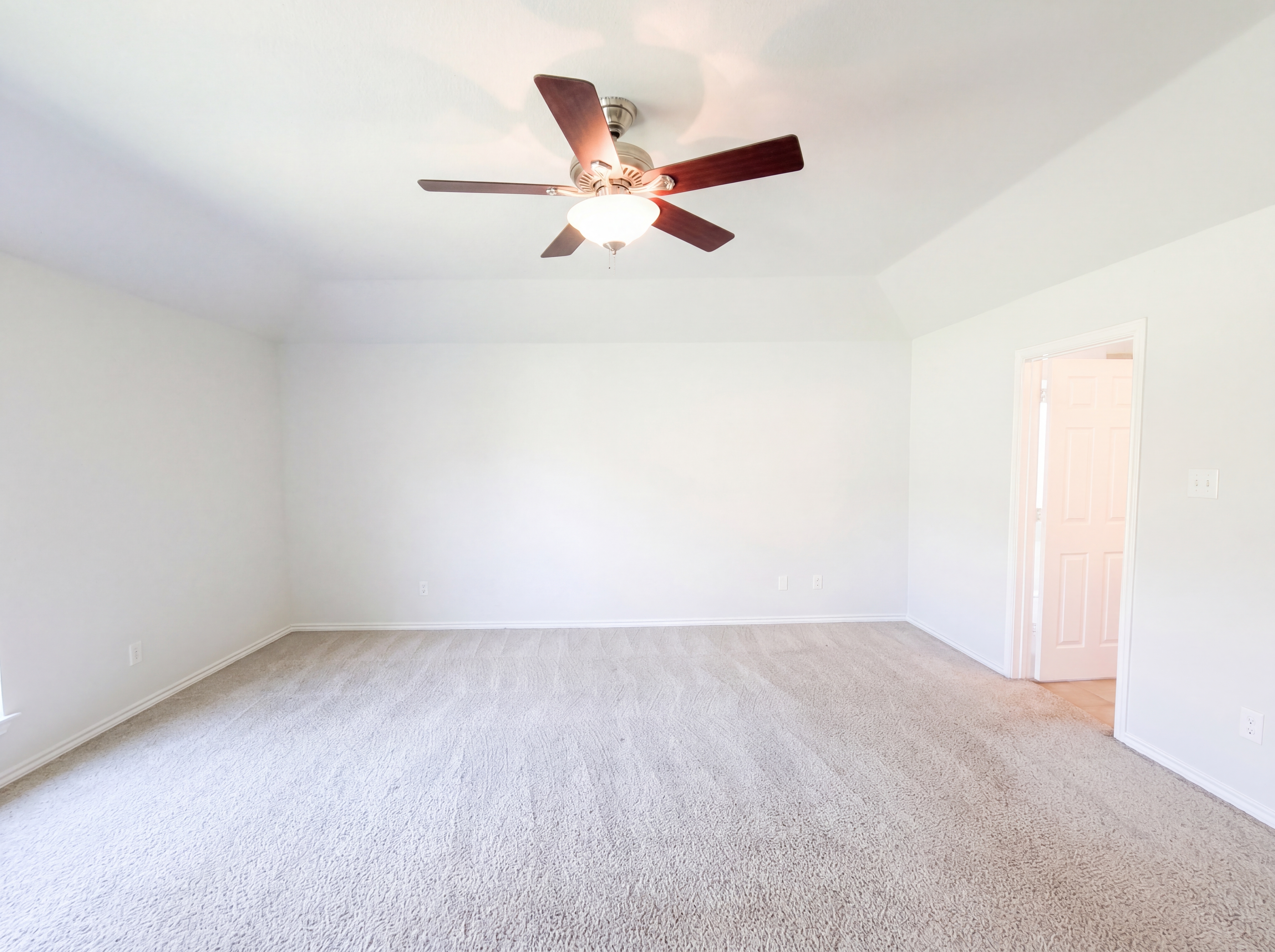 Photo 4 of 15 of 735 Highridge Dr, Little Elm, TX