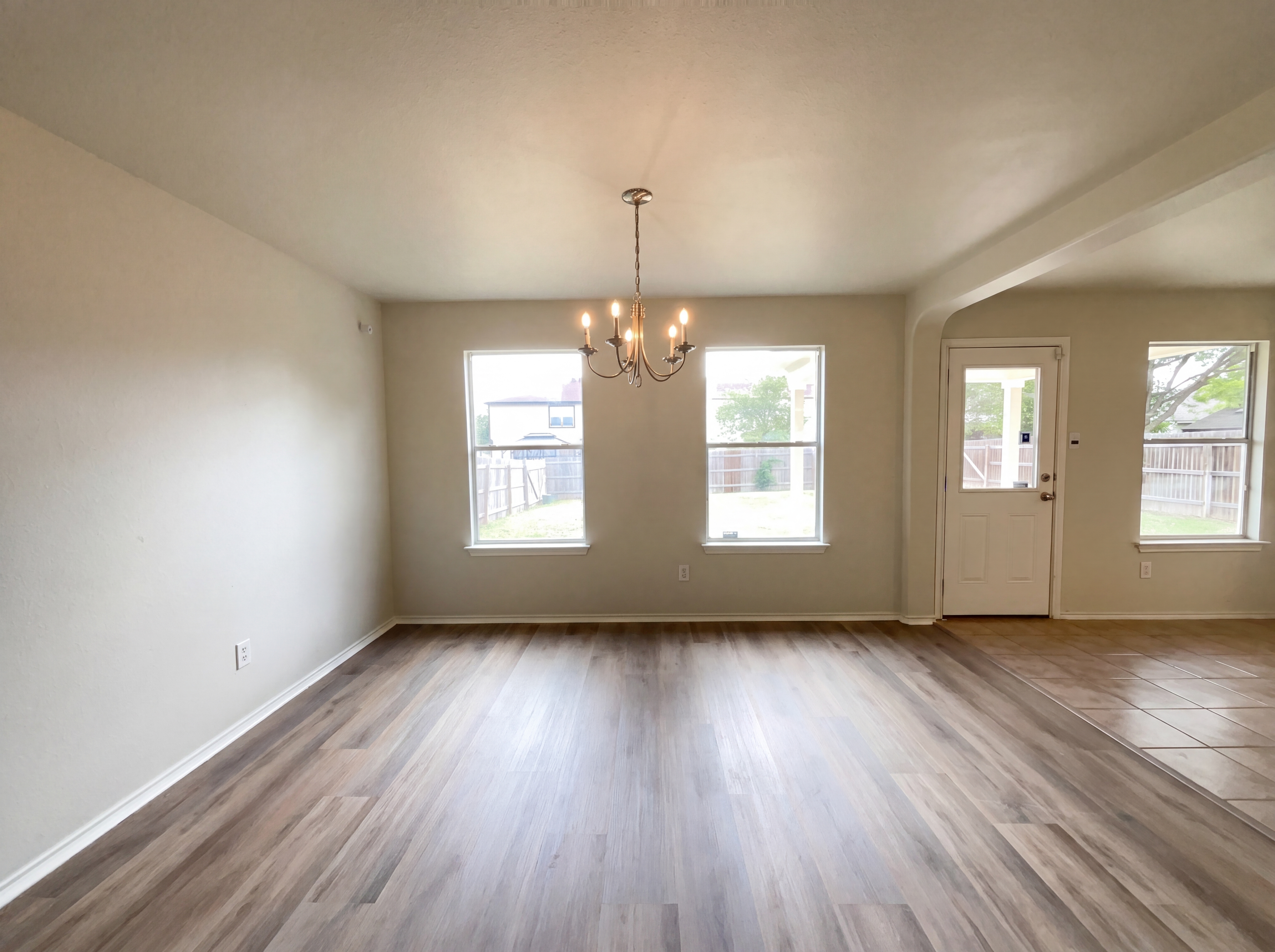 Photo 6 of 21 of 907 Magnolia Crst, San Antonio, TX