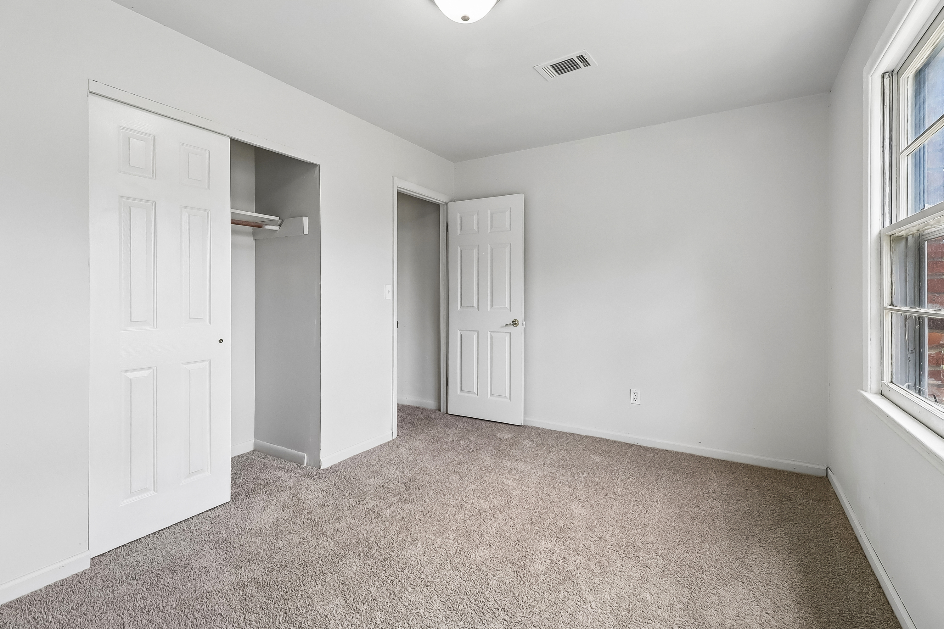 Photo 16 of 27 of 2724 Glenn Hills Dr, Augusta, GA