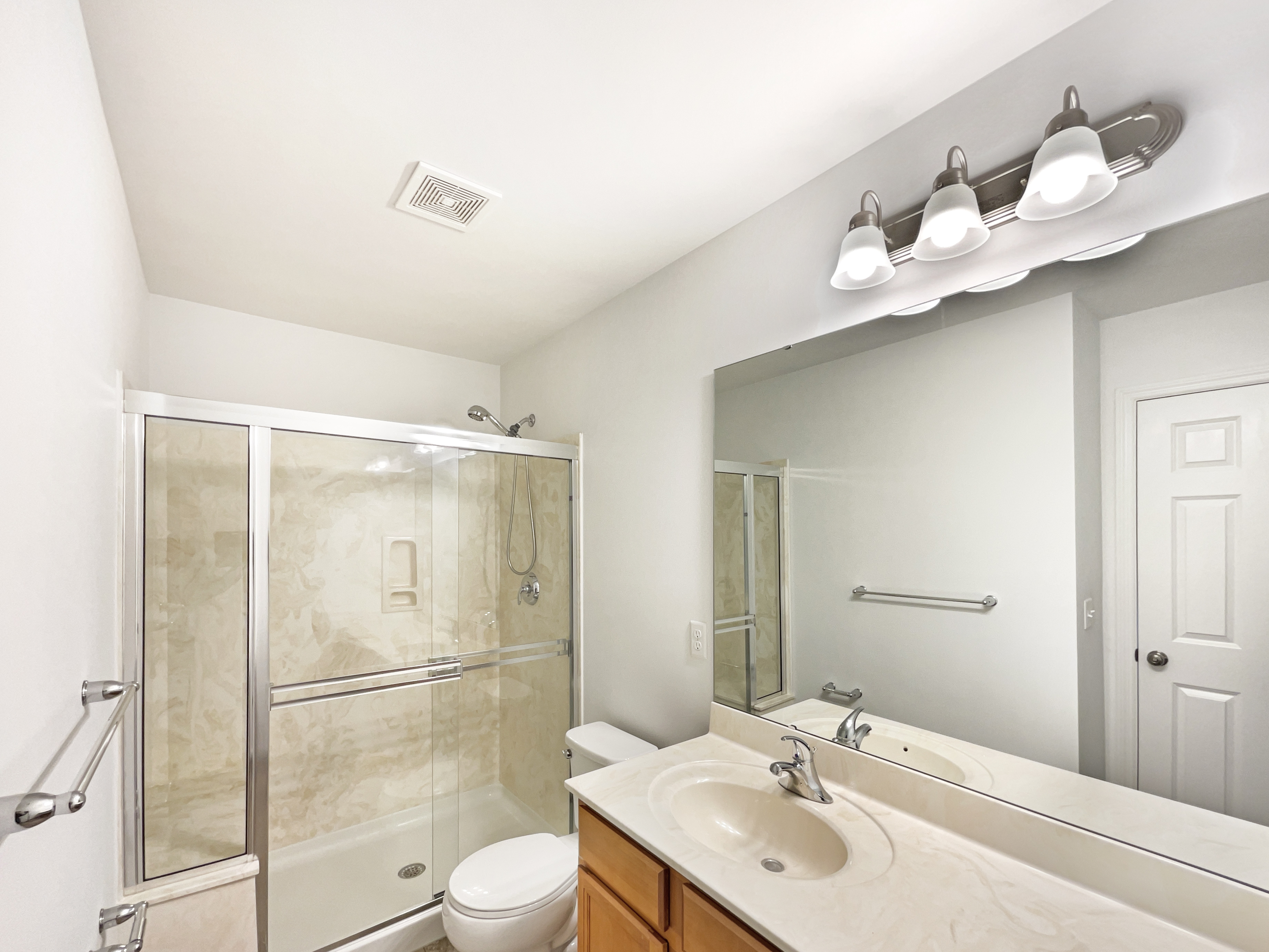 Photo 6 of 23 of 1561 Misty River Dr, Saint Paul, MO