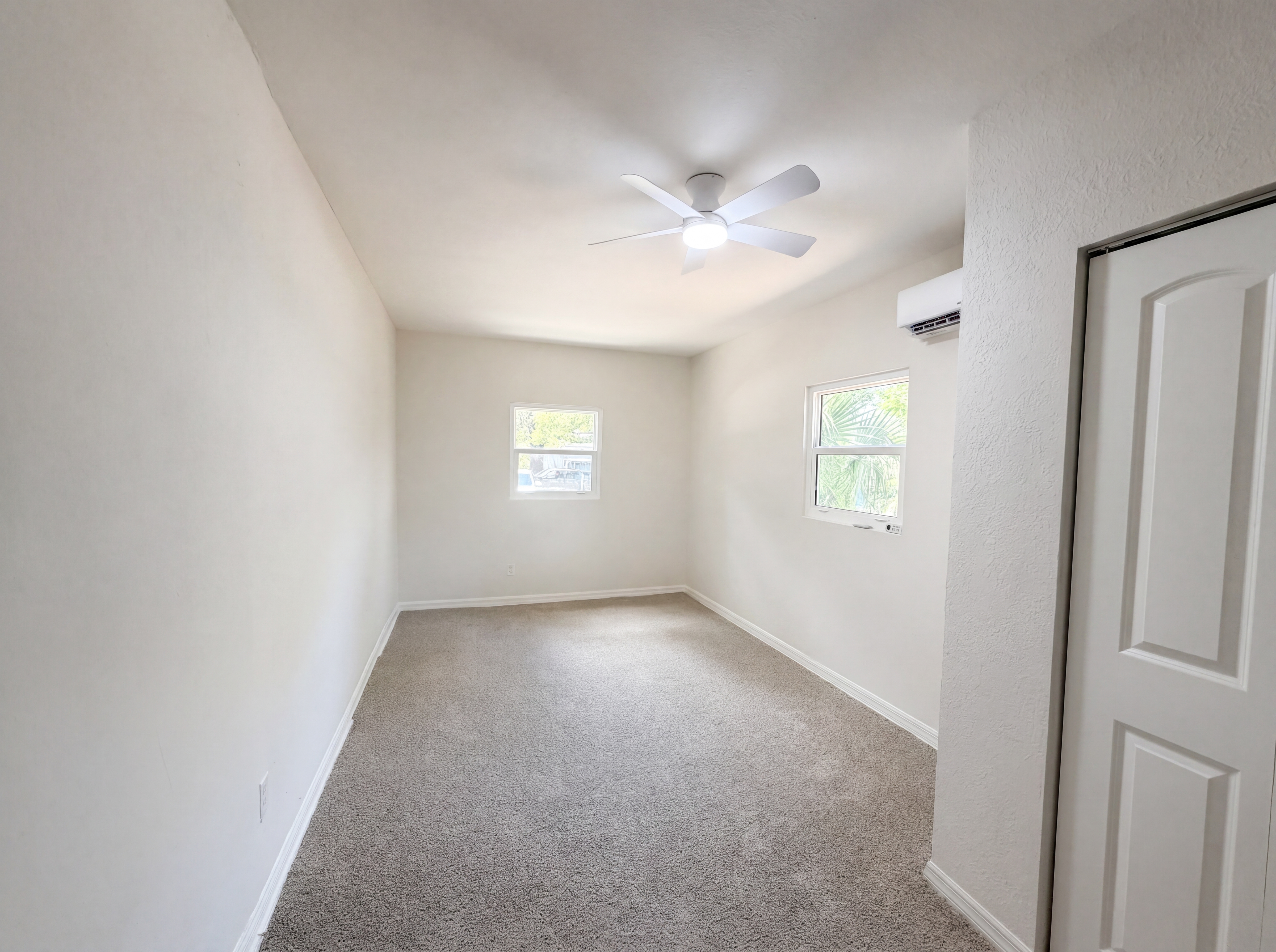 Photo 8 of 17 of 4010 E Paris St, Tampa, FL
