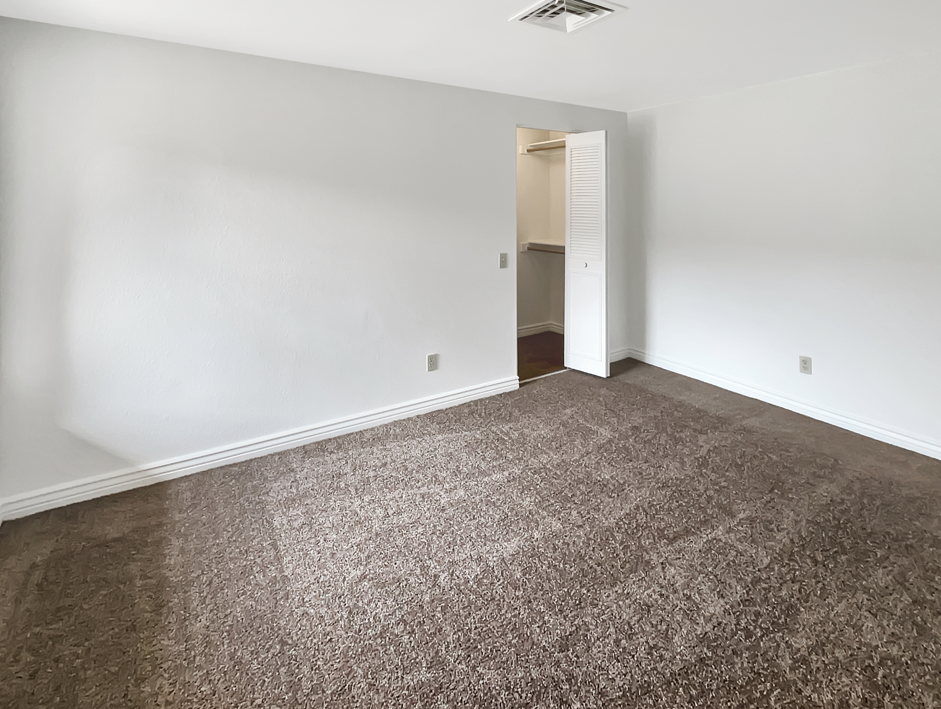 Photo 16 of 19 of 2015 N Villas Ln, Chandler, AZ